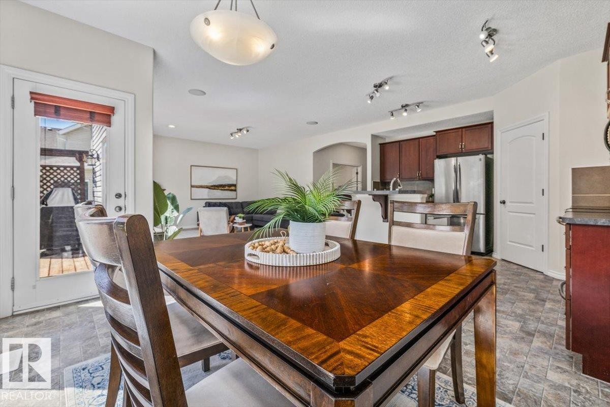 3056 Spence Wynd Sw, Edmonton, AB - Indoor