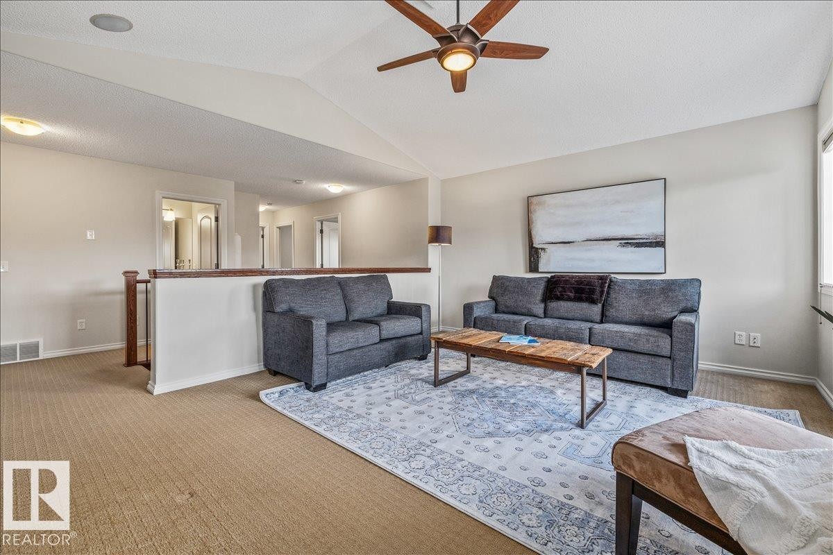 3056 Spence Wynd Sw, Edmonton, AB - Indoor Photo Showing Living Room
