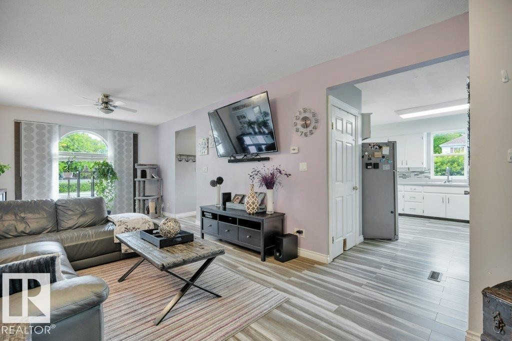 4405 51St, Wetaskiwin, AB