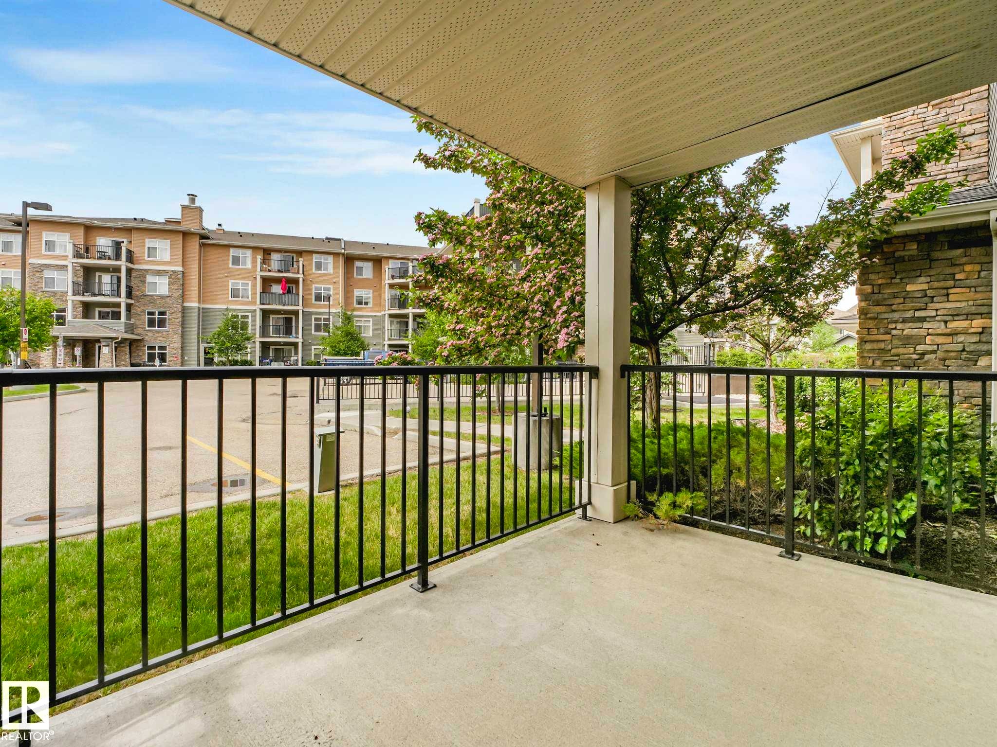 Image quality insufficient for description - 117 6070 Schonsee Way, Edmonton, AB