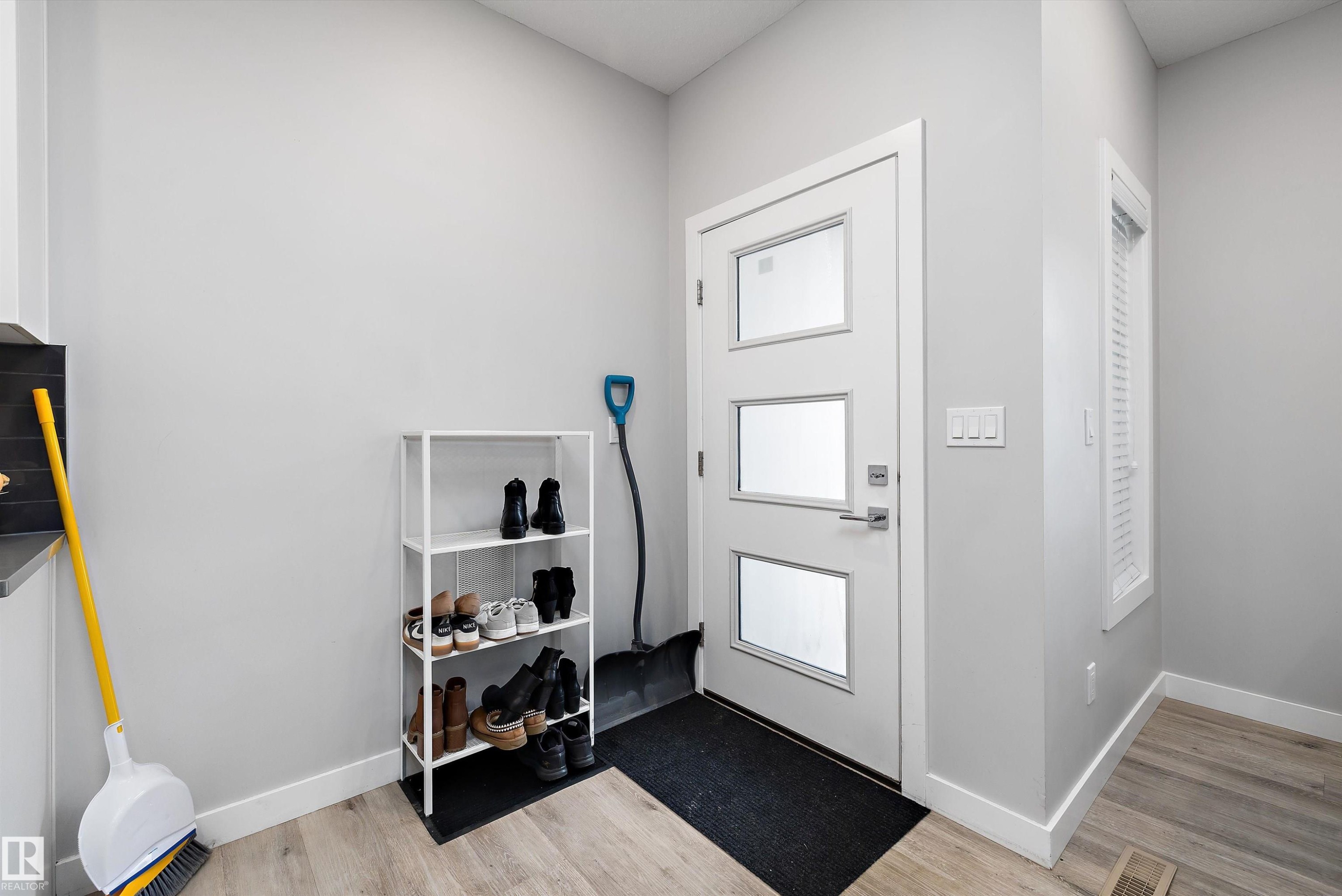 7419 106 Street Nw, Edmonton, AB - Indoor Photo Showing Other Room