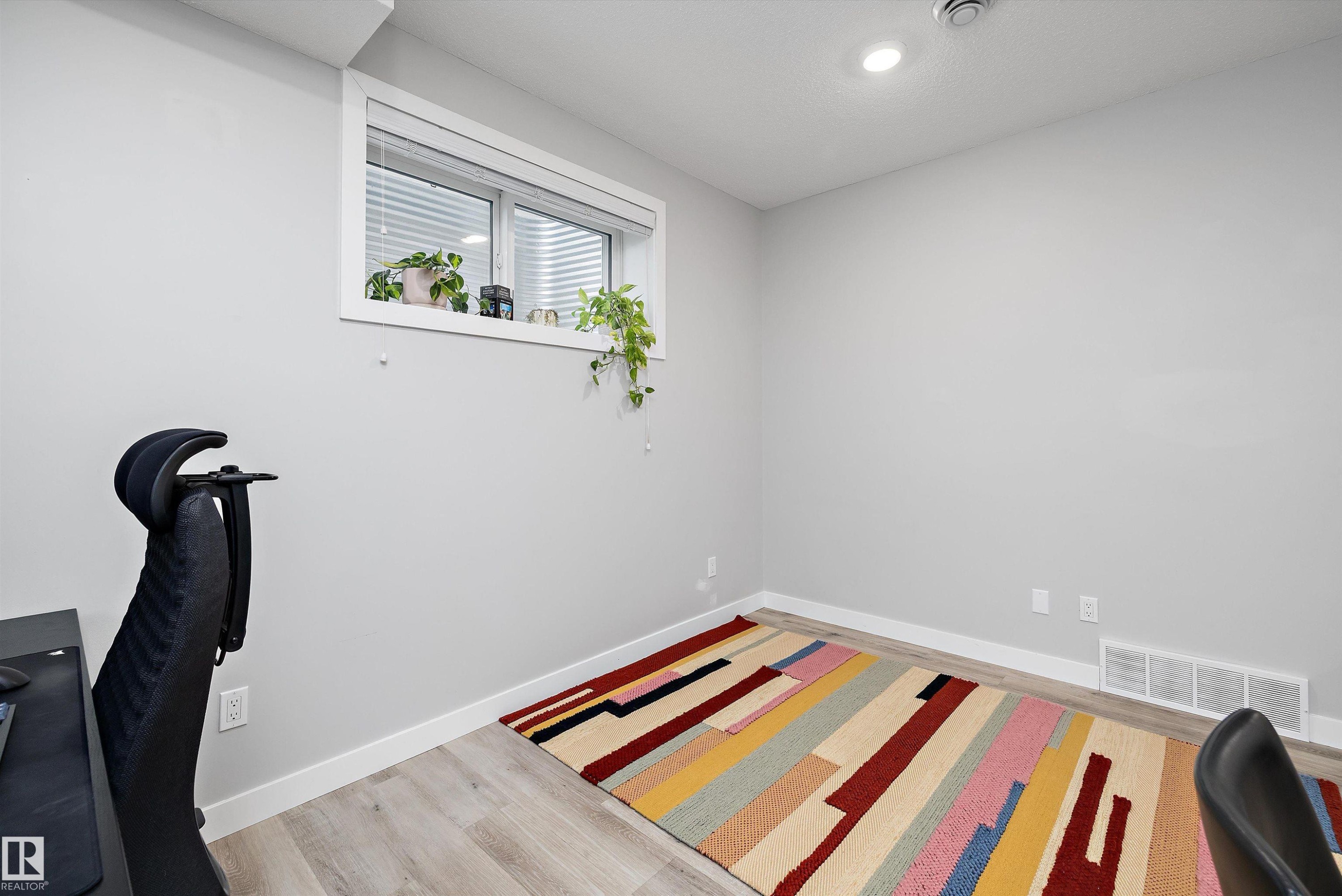 7419 106 Street Nw, Edmonton, AB - Indoor