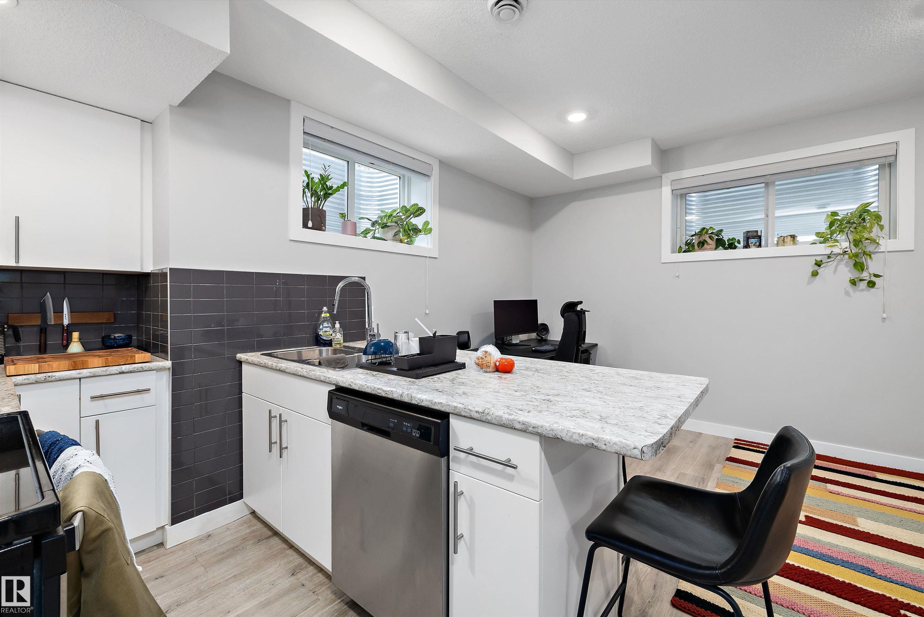 7419 106 Street Nw, Edmonton, AB - Indoor Photo Showing Kitchen