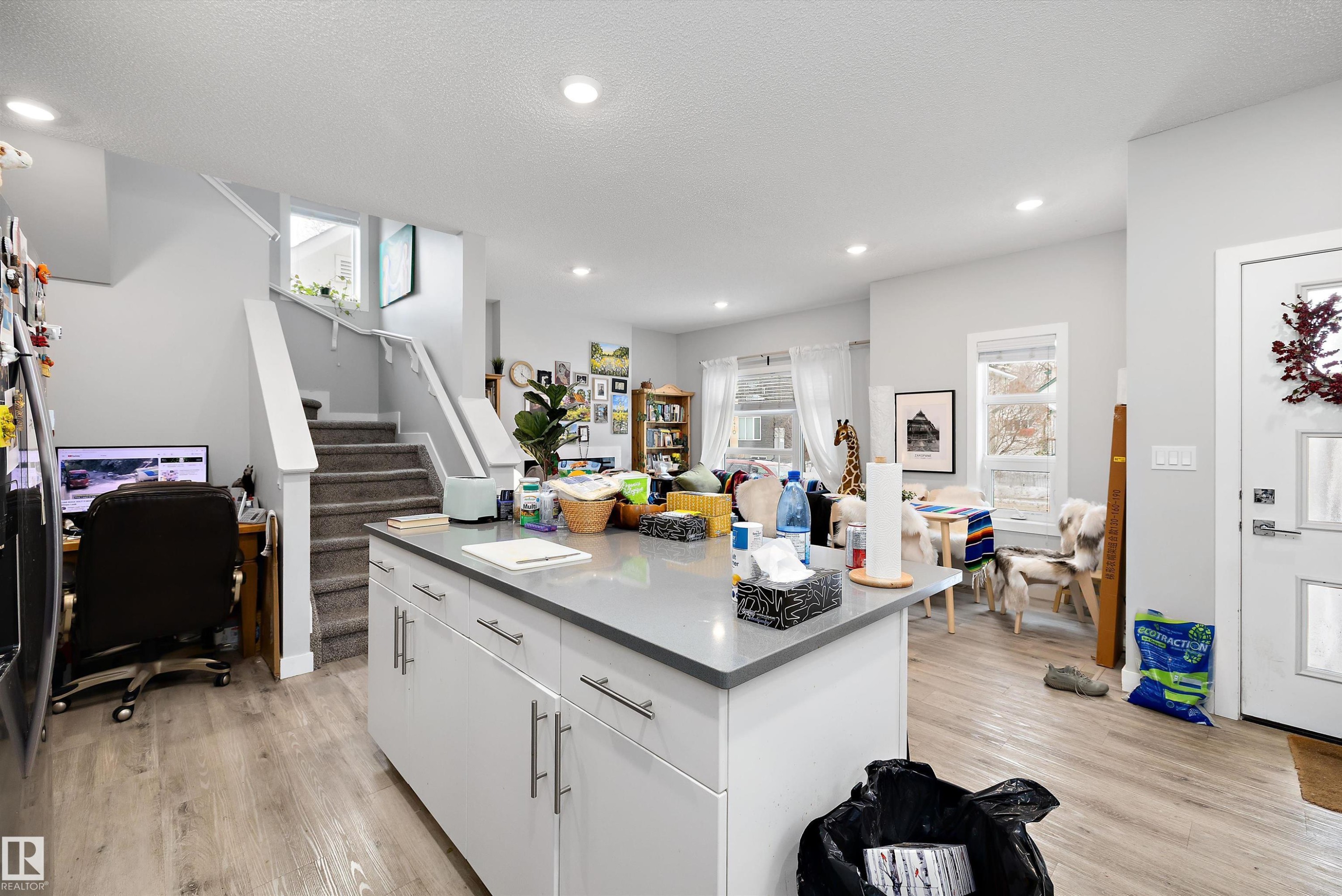 7419 106 Street Nw, Edmonton, AB - Indoor