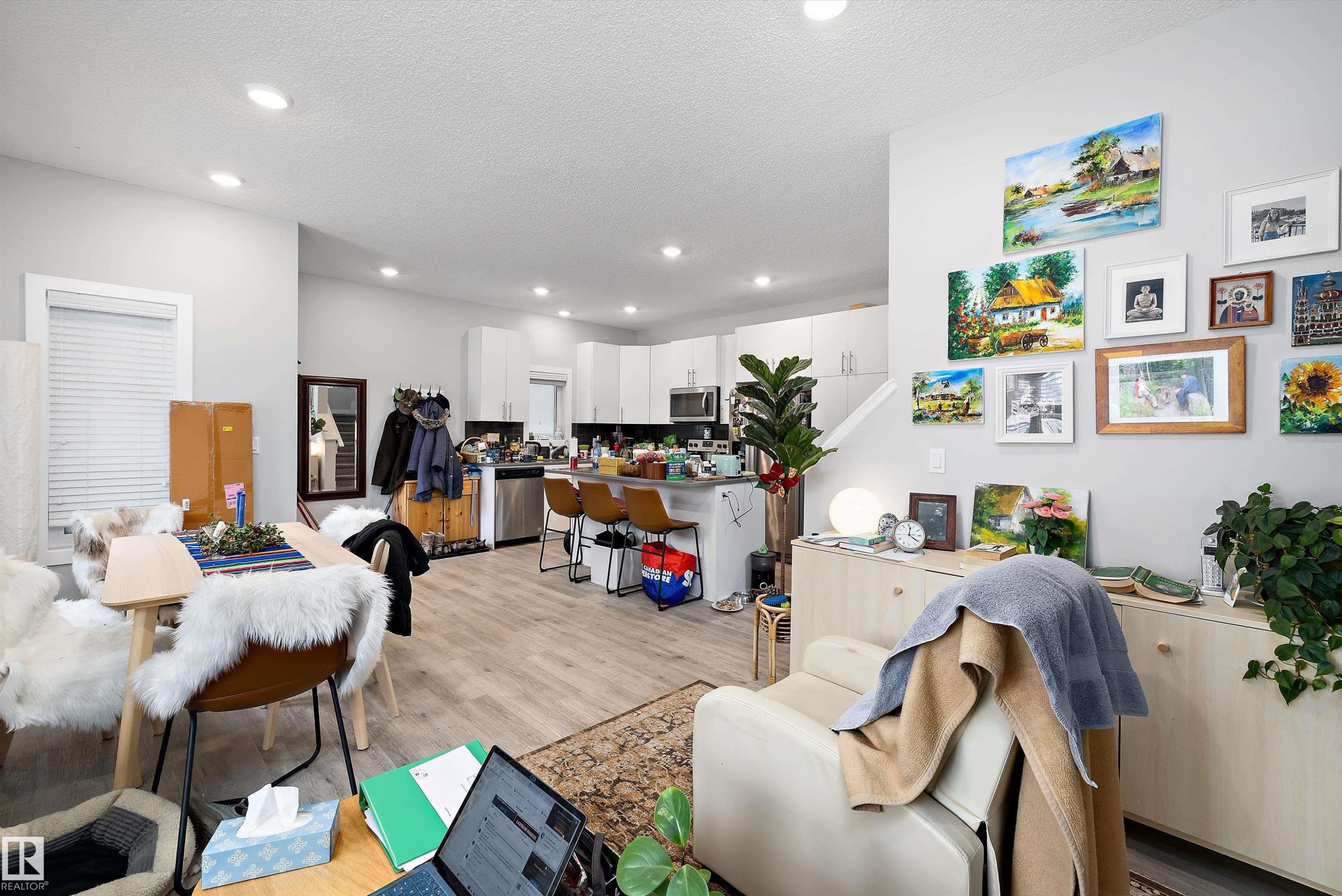 7419 106 Street Nw, Edmonton, AB - Indoor