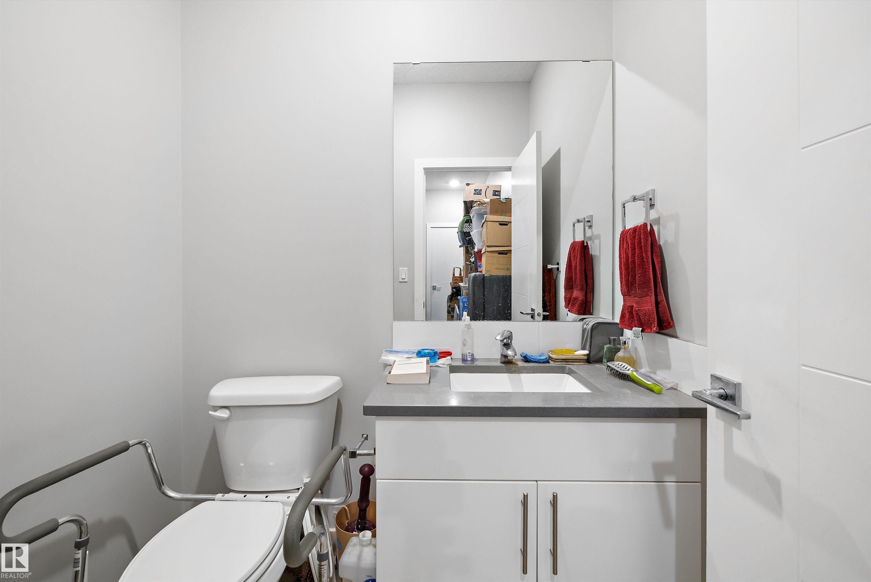 7419 106 Street Nw, Edmonton, AB - Indoor Photo Showing Bathroom