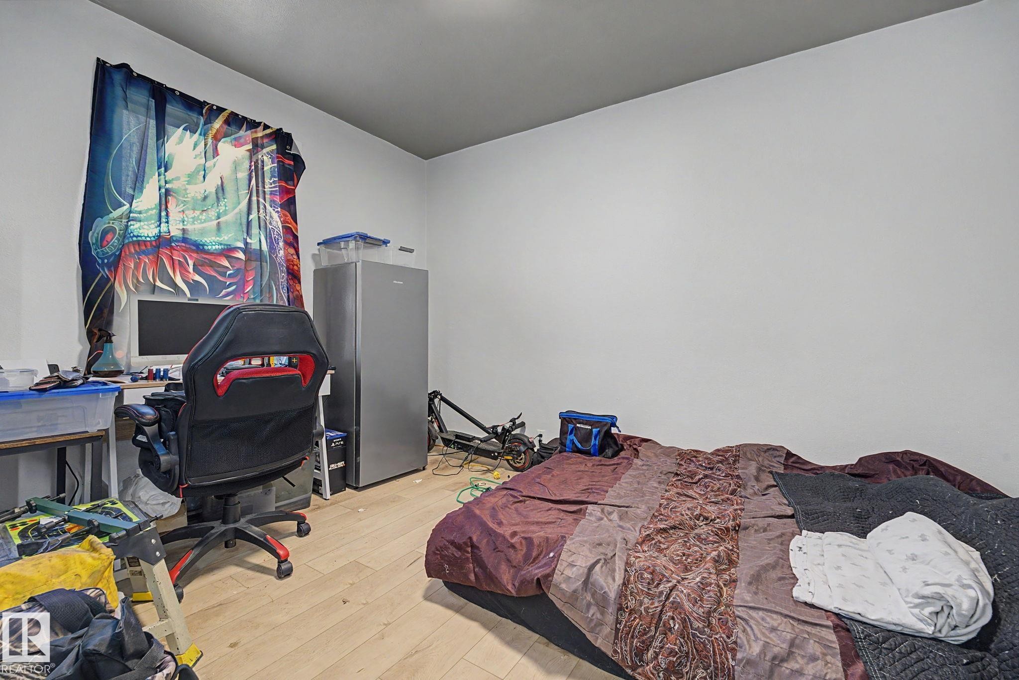 Image quality insufficient for description - 11914 124 Street, Edmonton, AB