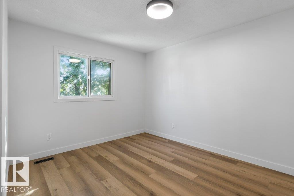 65 Greenfield Estates, St. Albert, AB - Indoor Photo Showing Other Room