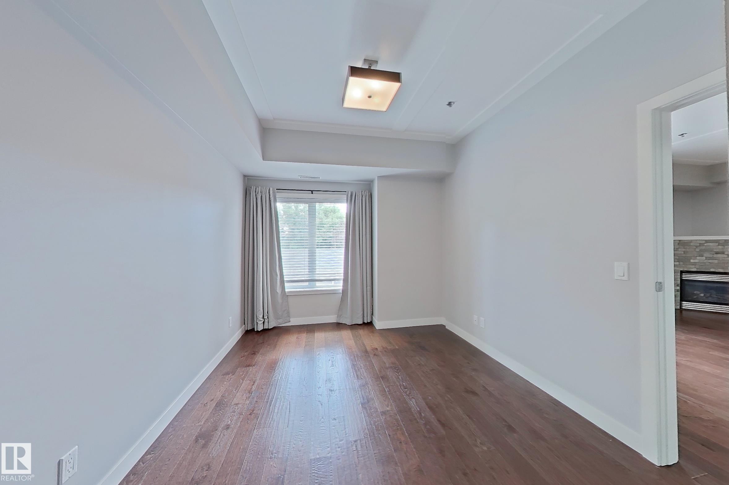 #207 9750 94 St Nw, Edmonton, AB - Indoor Photo Showing Other Room