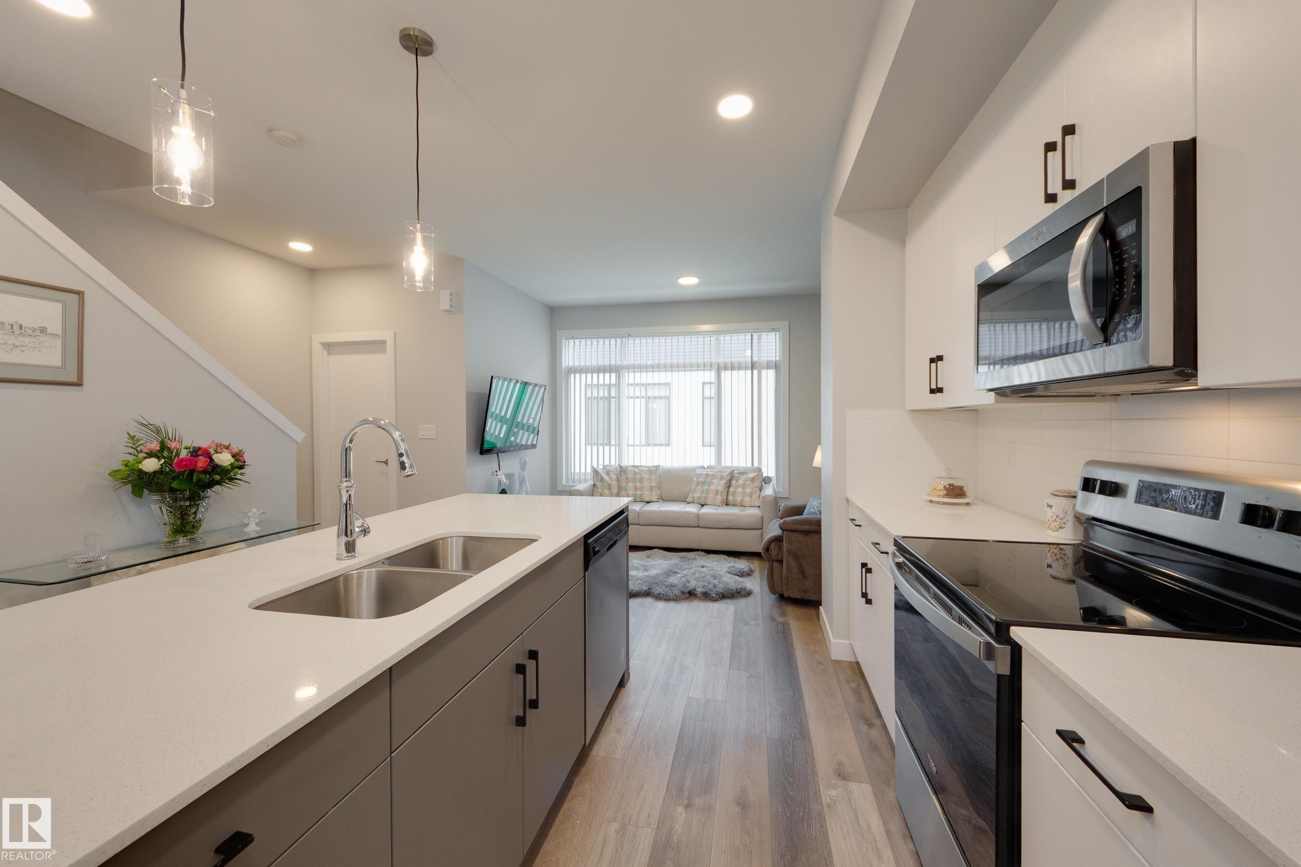 34 1729 Keene Crescent, Edmonton, AB