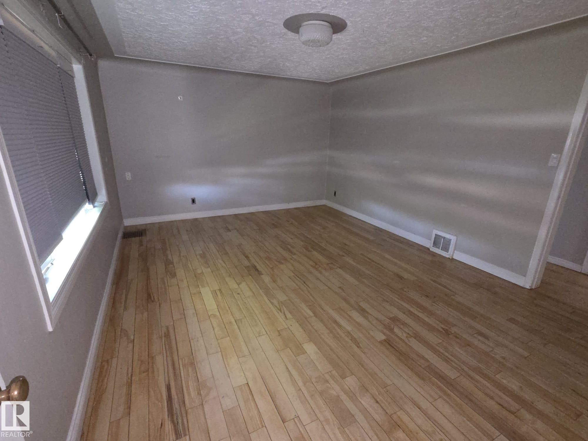 12418 93 Street Nw, Edmonton, AB