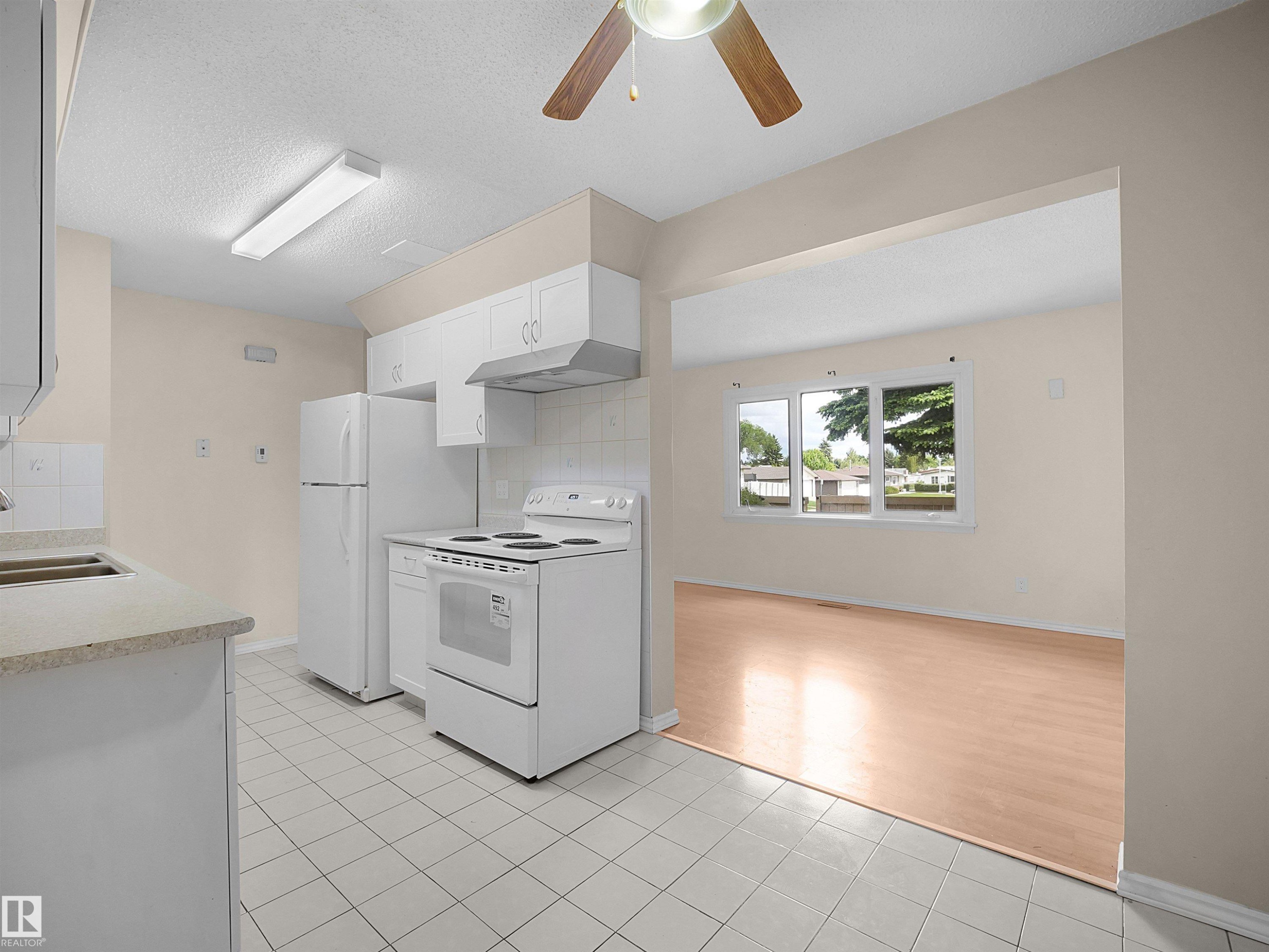 4 14110 80 Street, Edmonton, AB