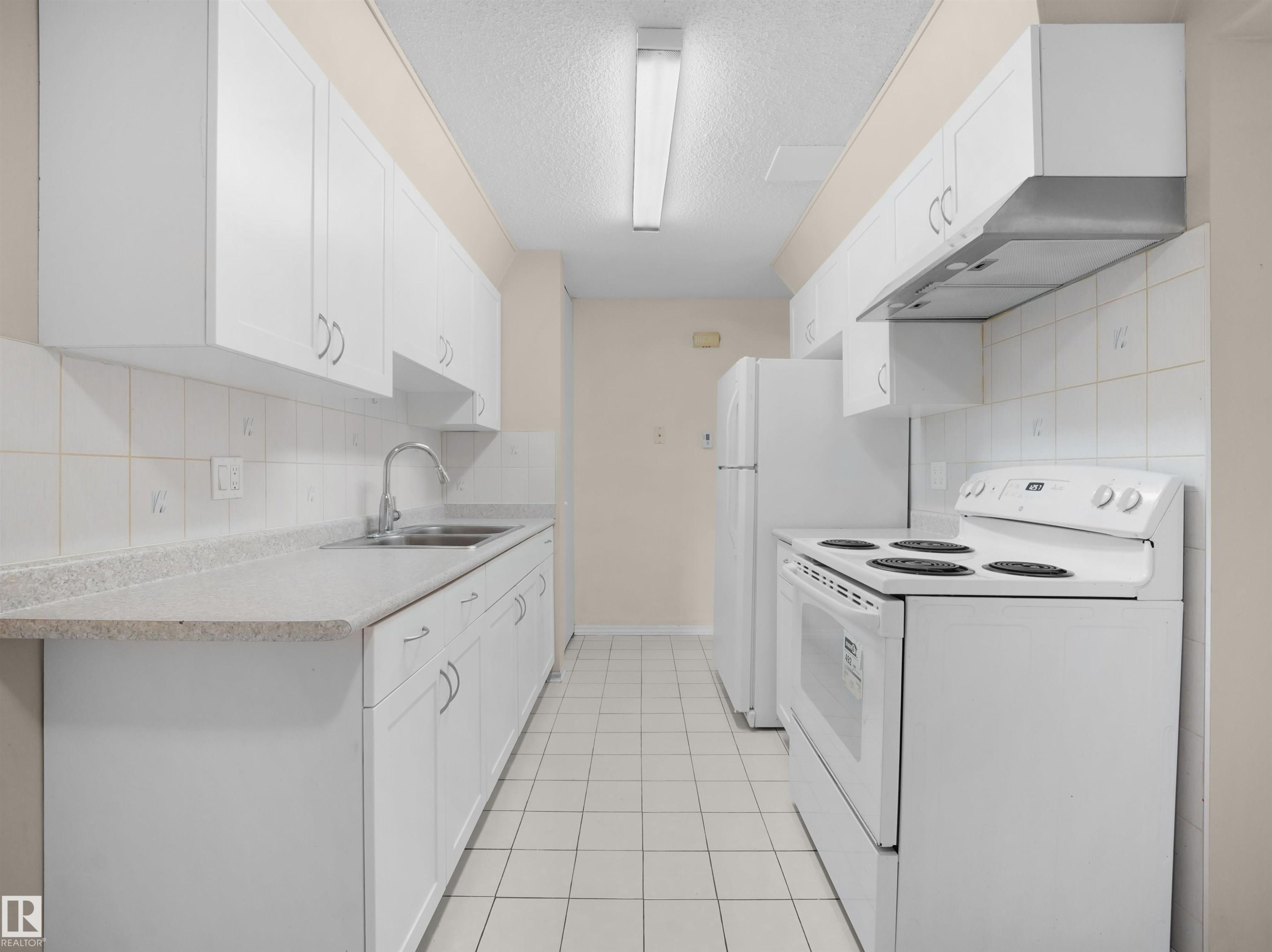 4 14110 80 Street, Edmonton, AB
