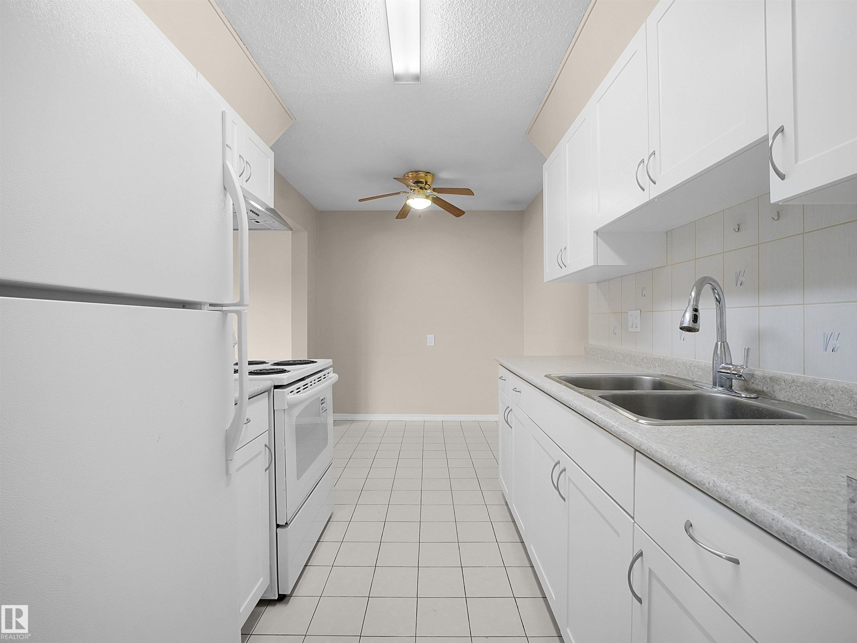 4 14110 80 Street, Edmonton, AB