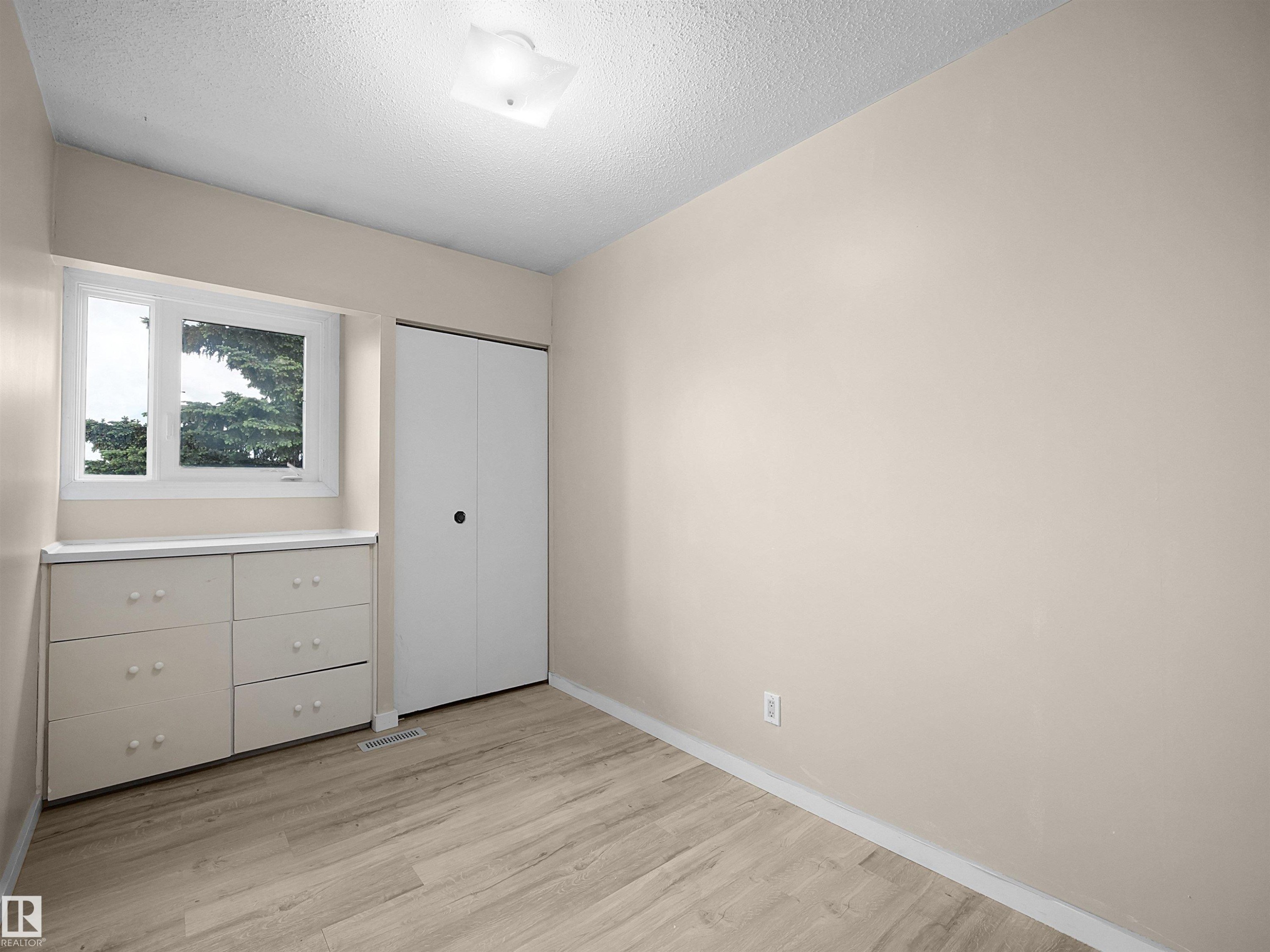 4 14110 80 Street, Edmonton, AB
