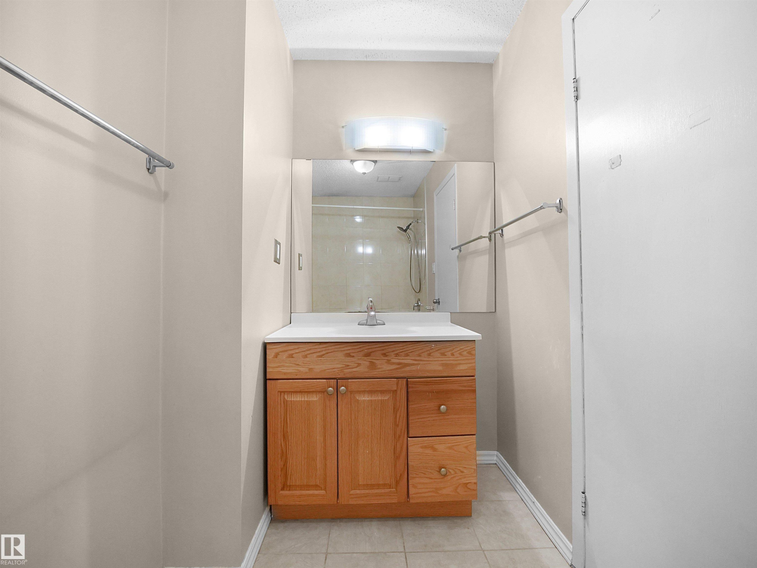 4 14110 80 Street, Edmonton, AB