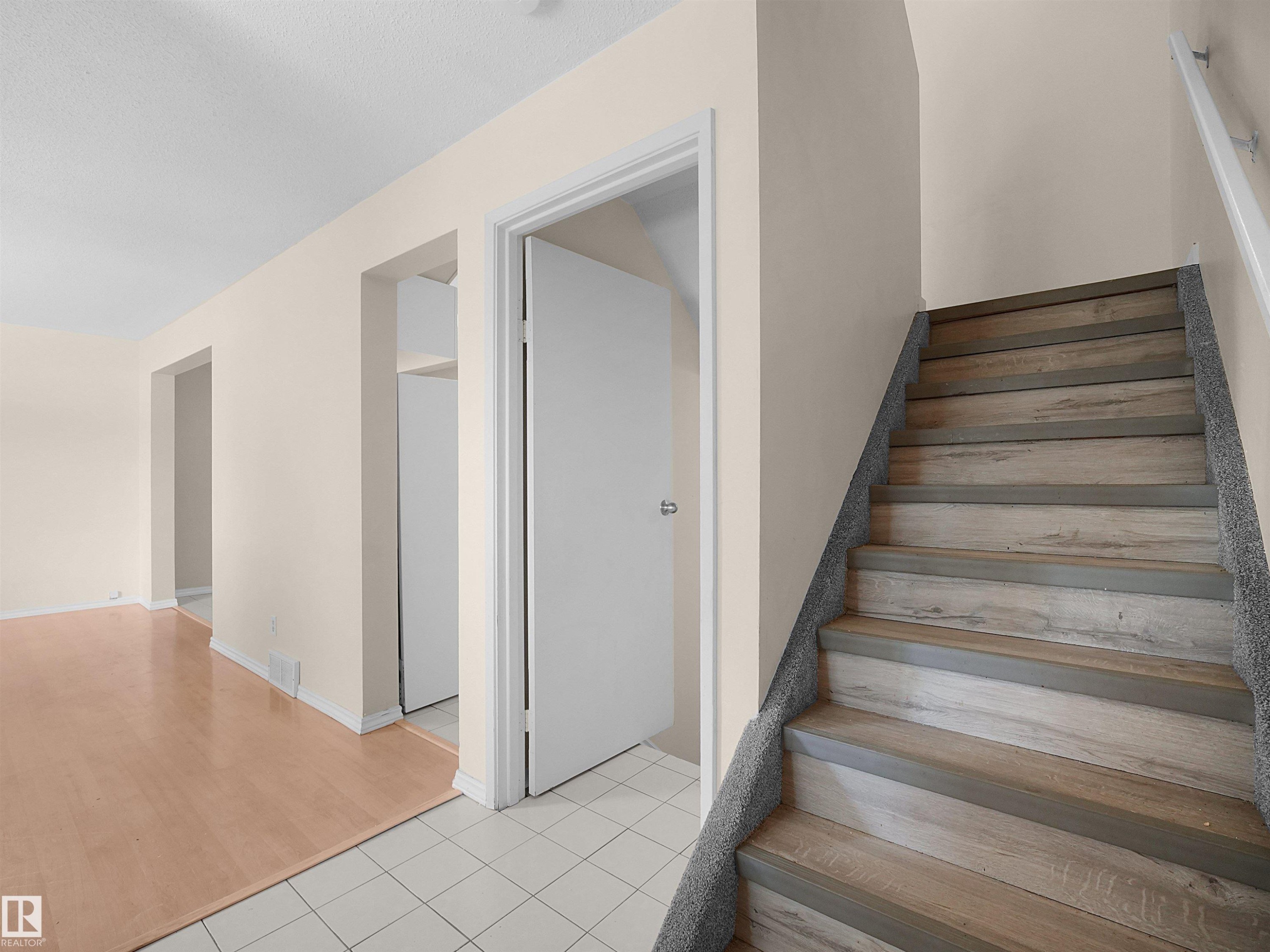4 14110 80 Street, Edmonton, AB