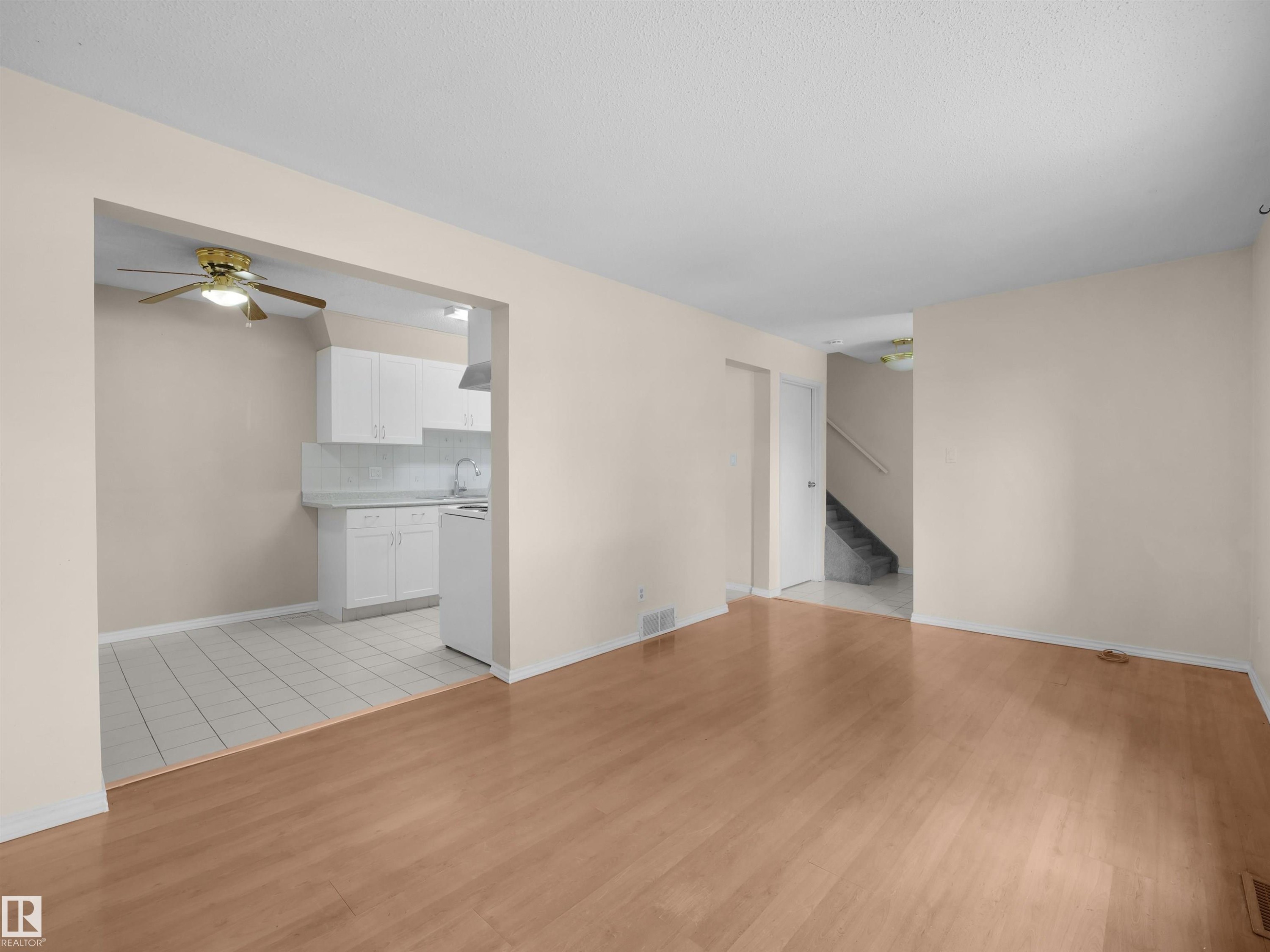 4 14110 80 Street, Edmonton, AB