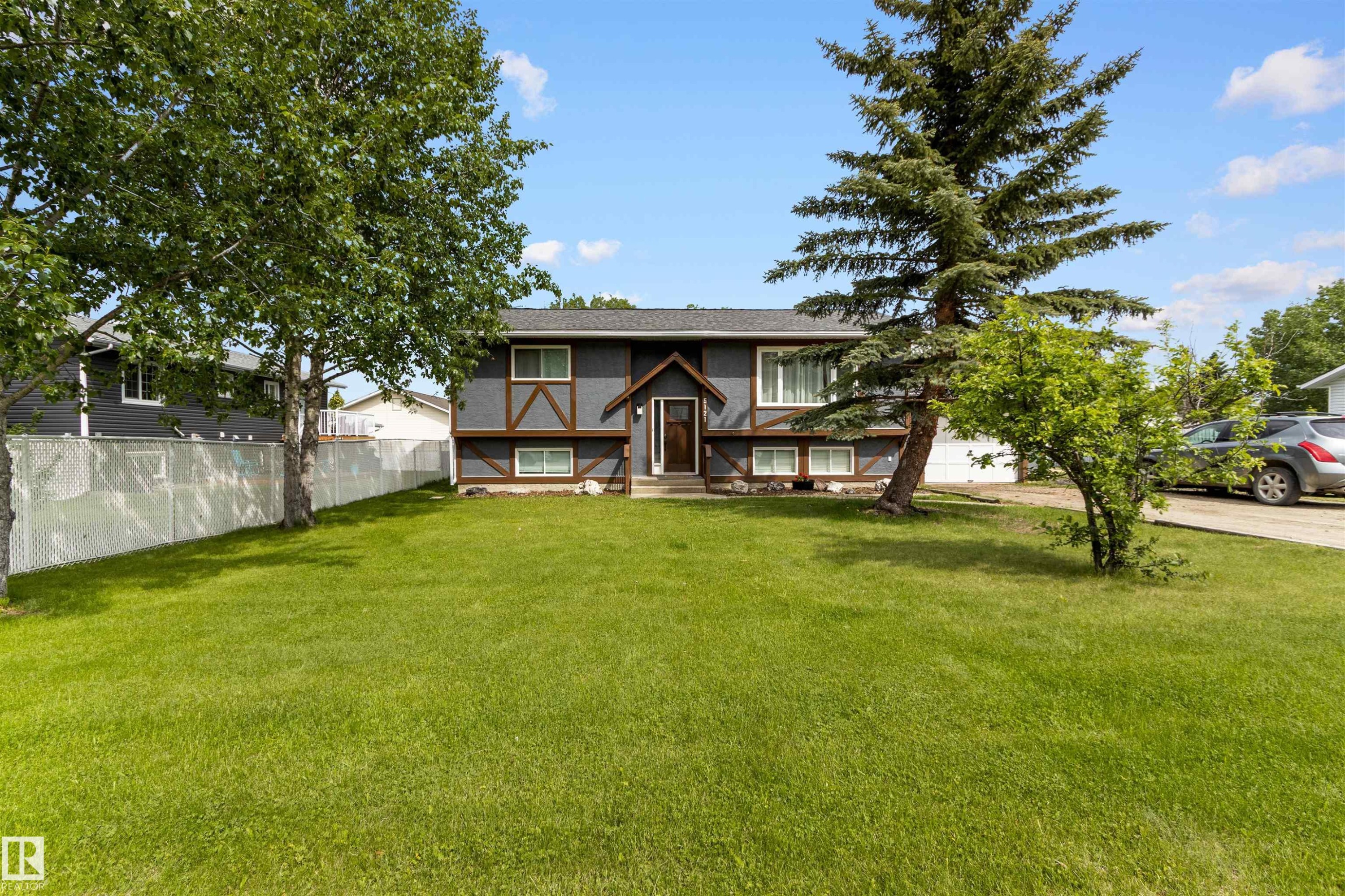 5121 52 Street, Rocky Rapids, AB