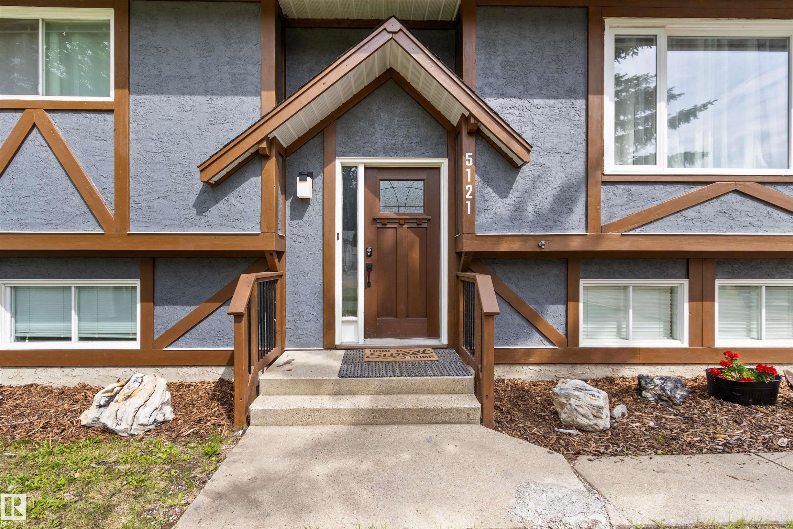 5121 52 Street, Rocky Rapids, AB