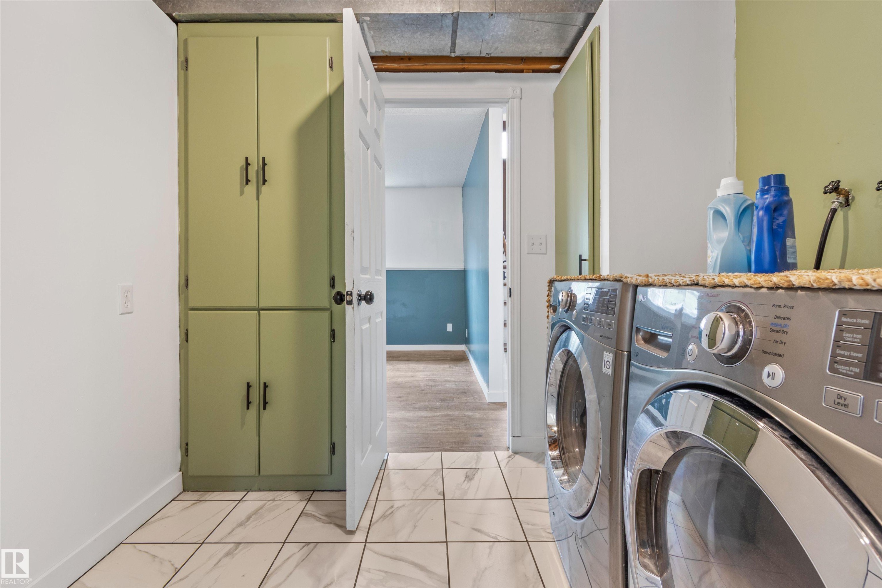 5121 52 Street, Rocky Rapids, AB - Indoor Photo Showing Laundry Room
