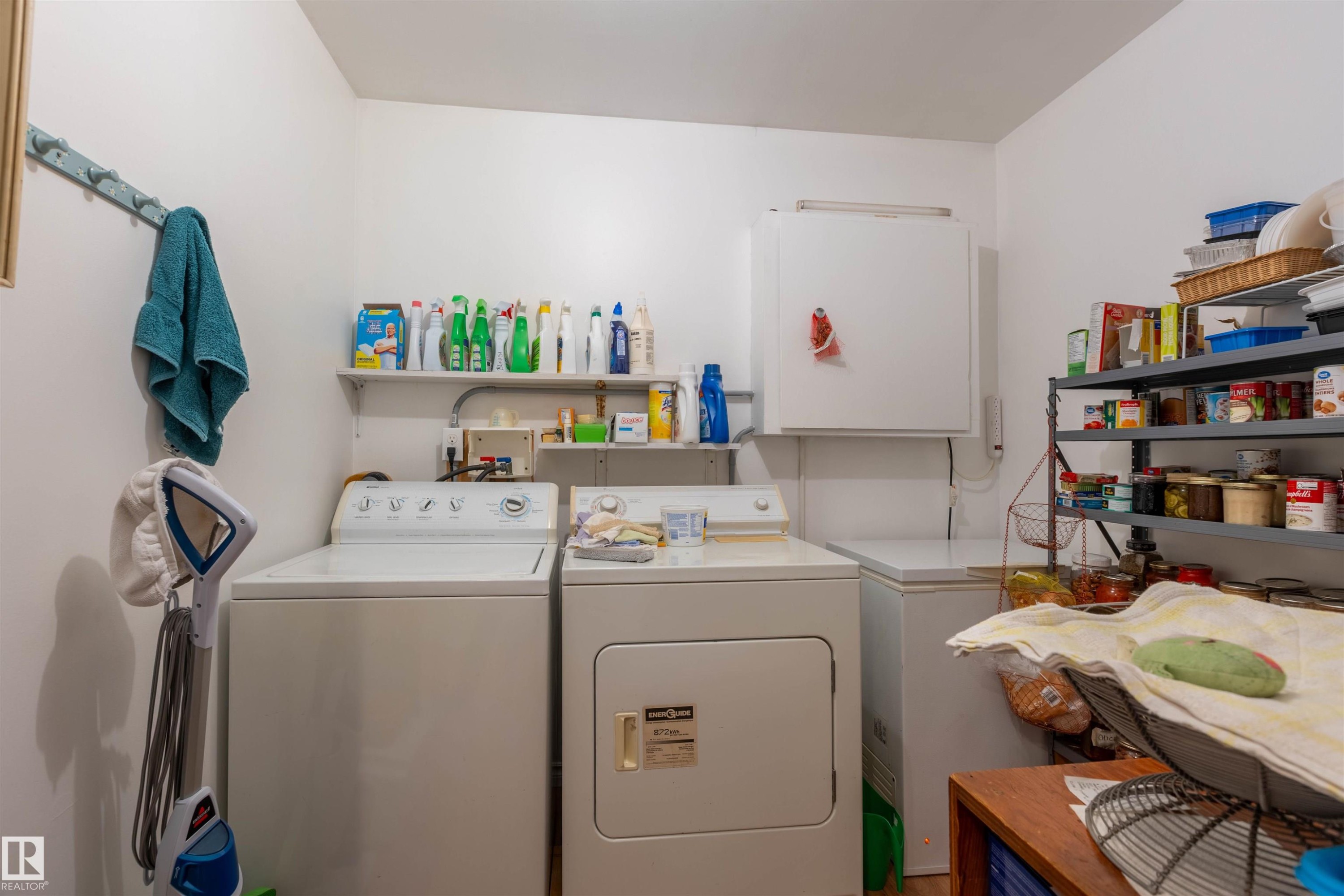 4904 56 Ave, Wildwood, AB - Indoor Photo Showing Laundry Room