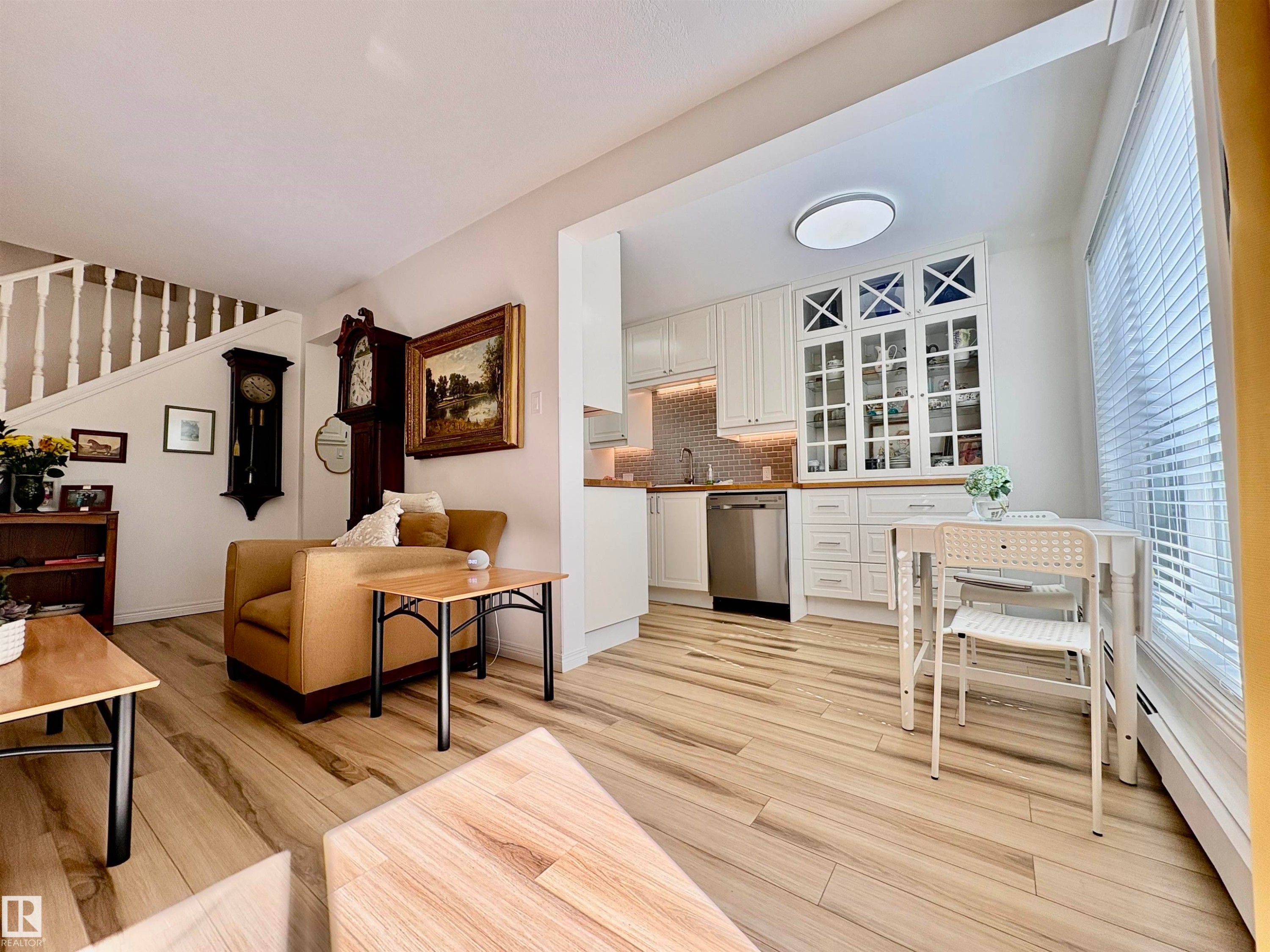 #3 10324 119 St Nw, Edmonton, AB - Indoor