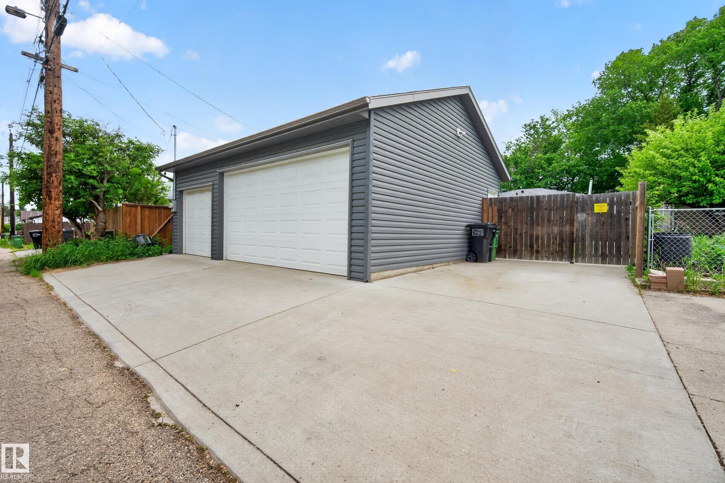 10316 77 Street, Edmonton, AB