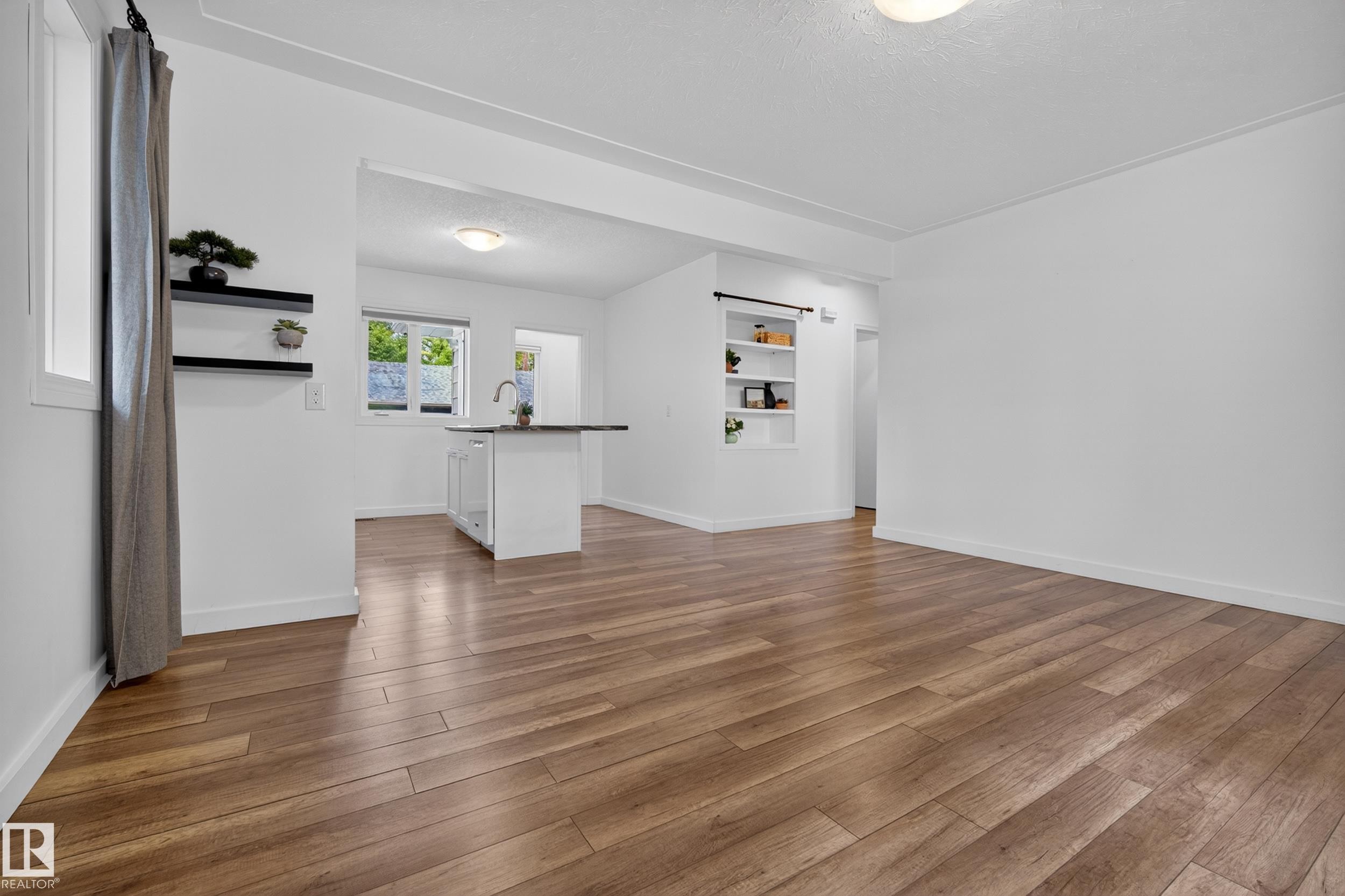 10316 77 Street, Edmonton, AB