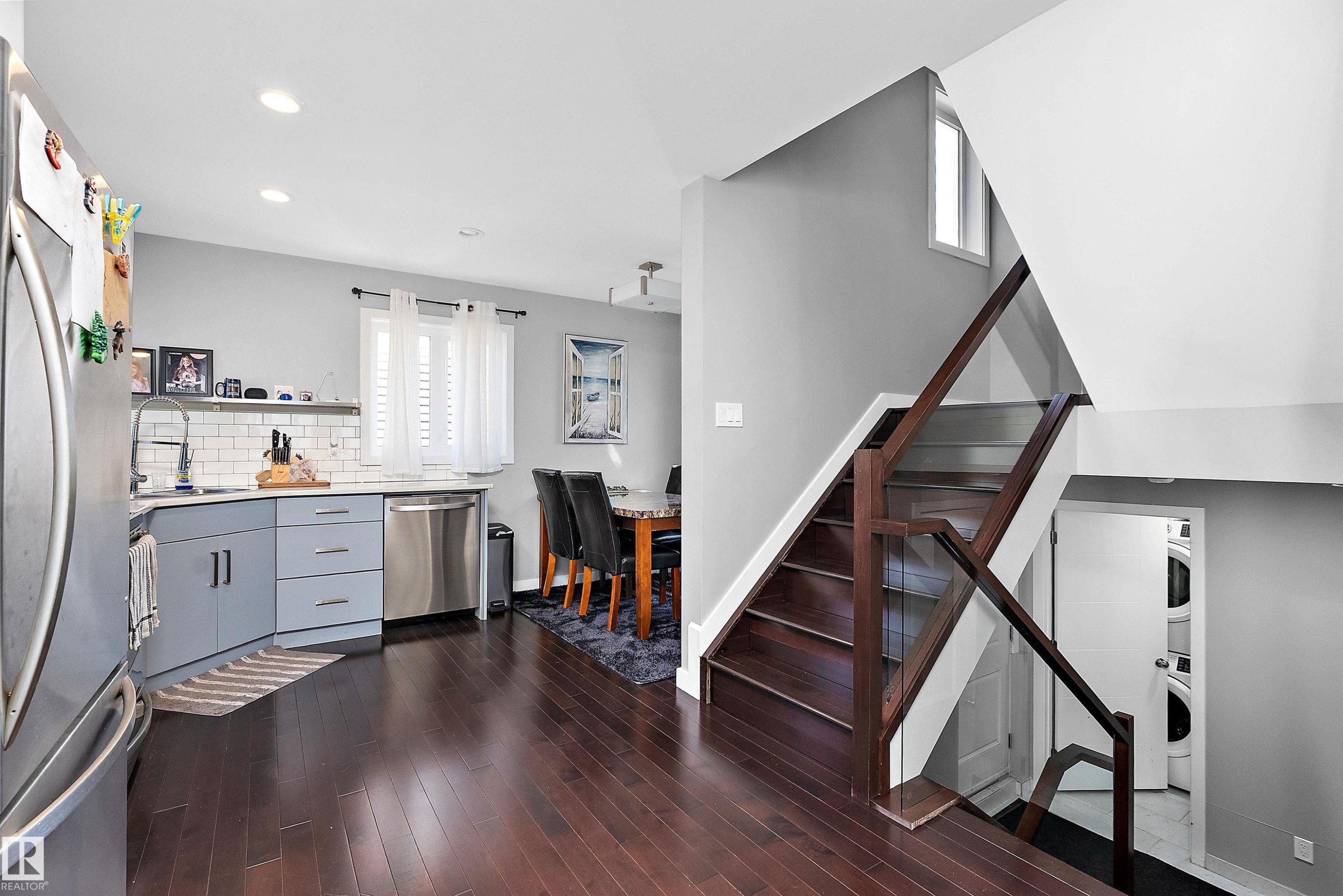 14832 103 Ave Nw, Edmonton, AB - Indoor Photo Showing Other Room