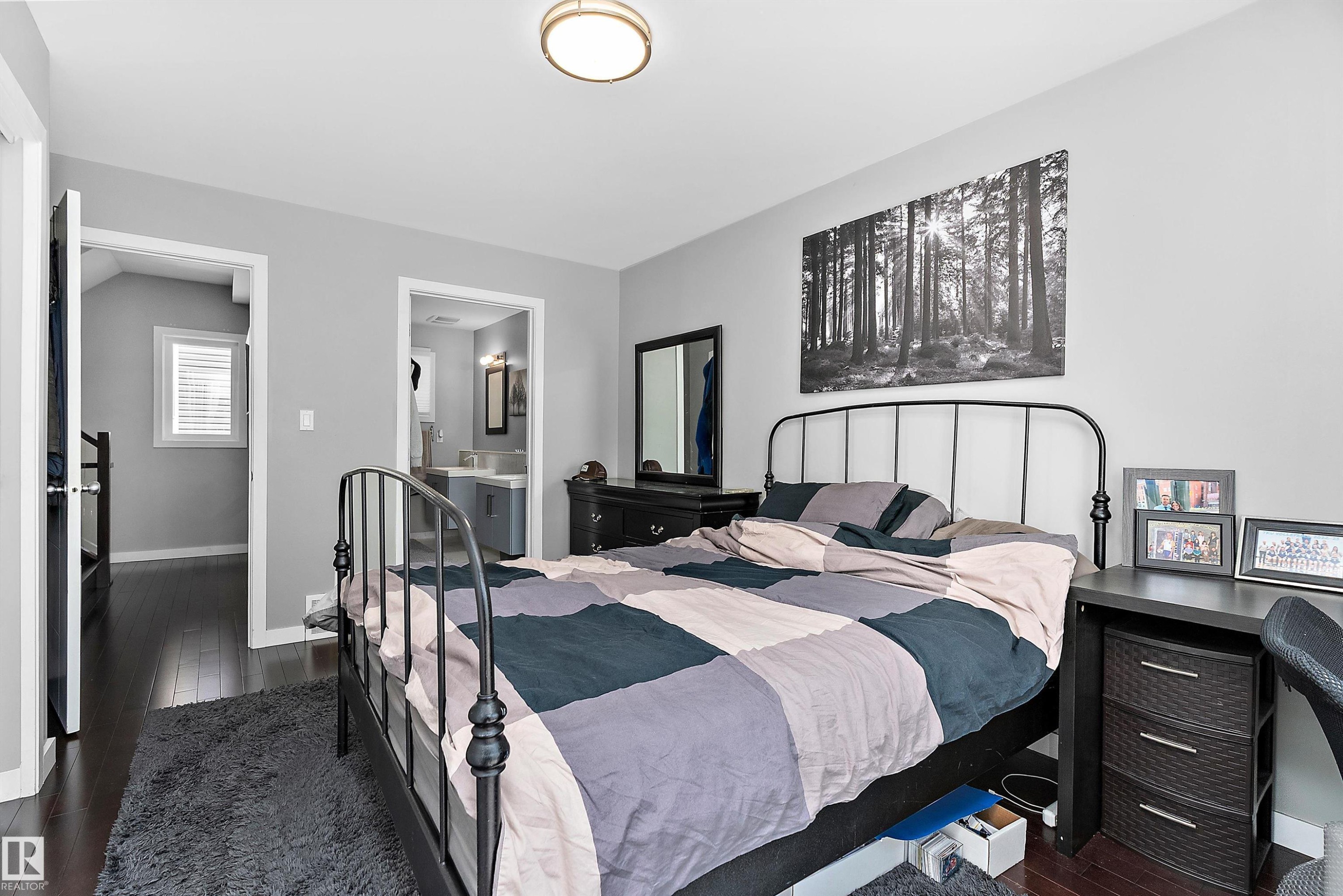 14832 103 Ave Nw, Edmonton, AB - Indoor Photo Showing Bedroom