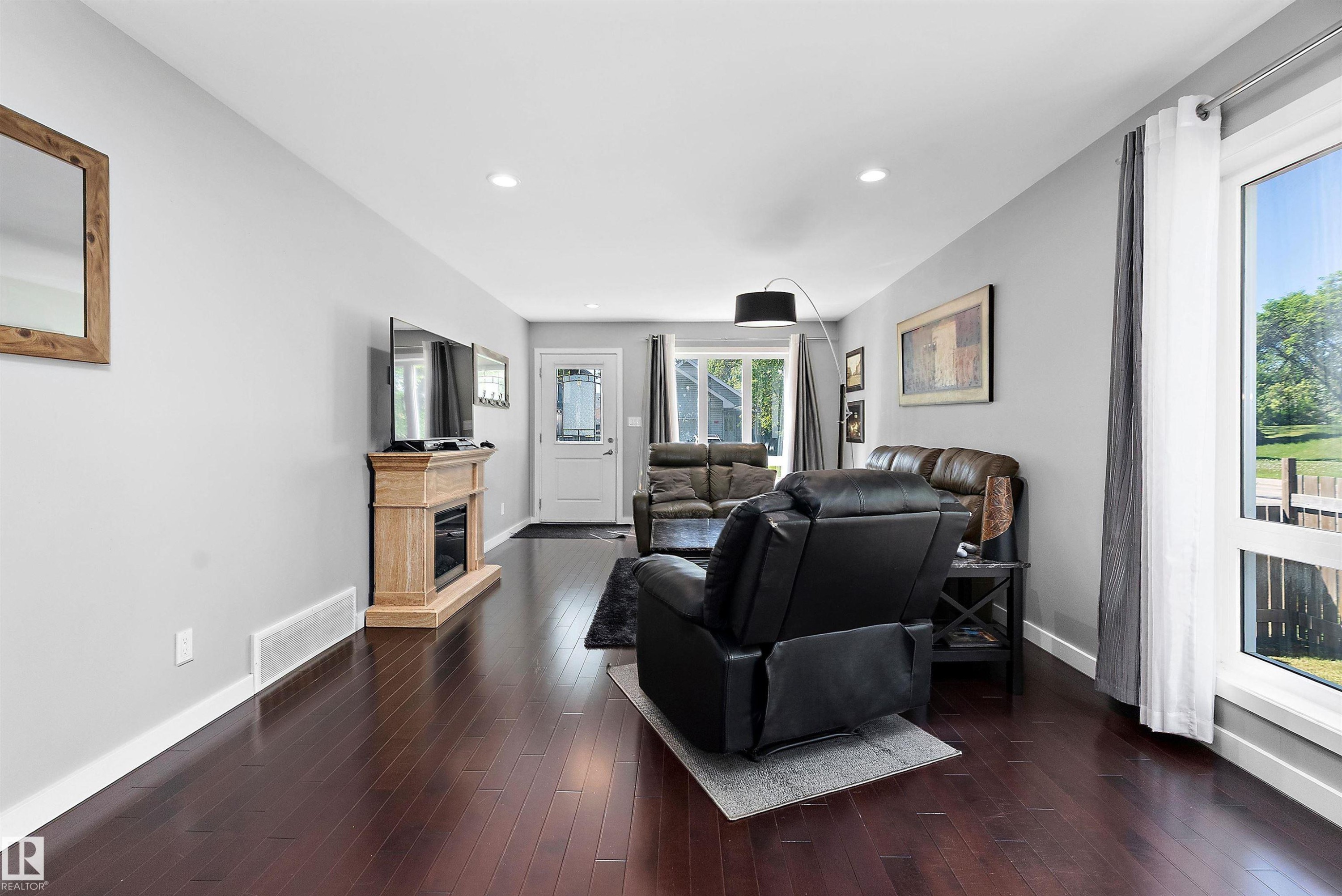14832 103 Ave Nw, Edmonton, AB - Indoor