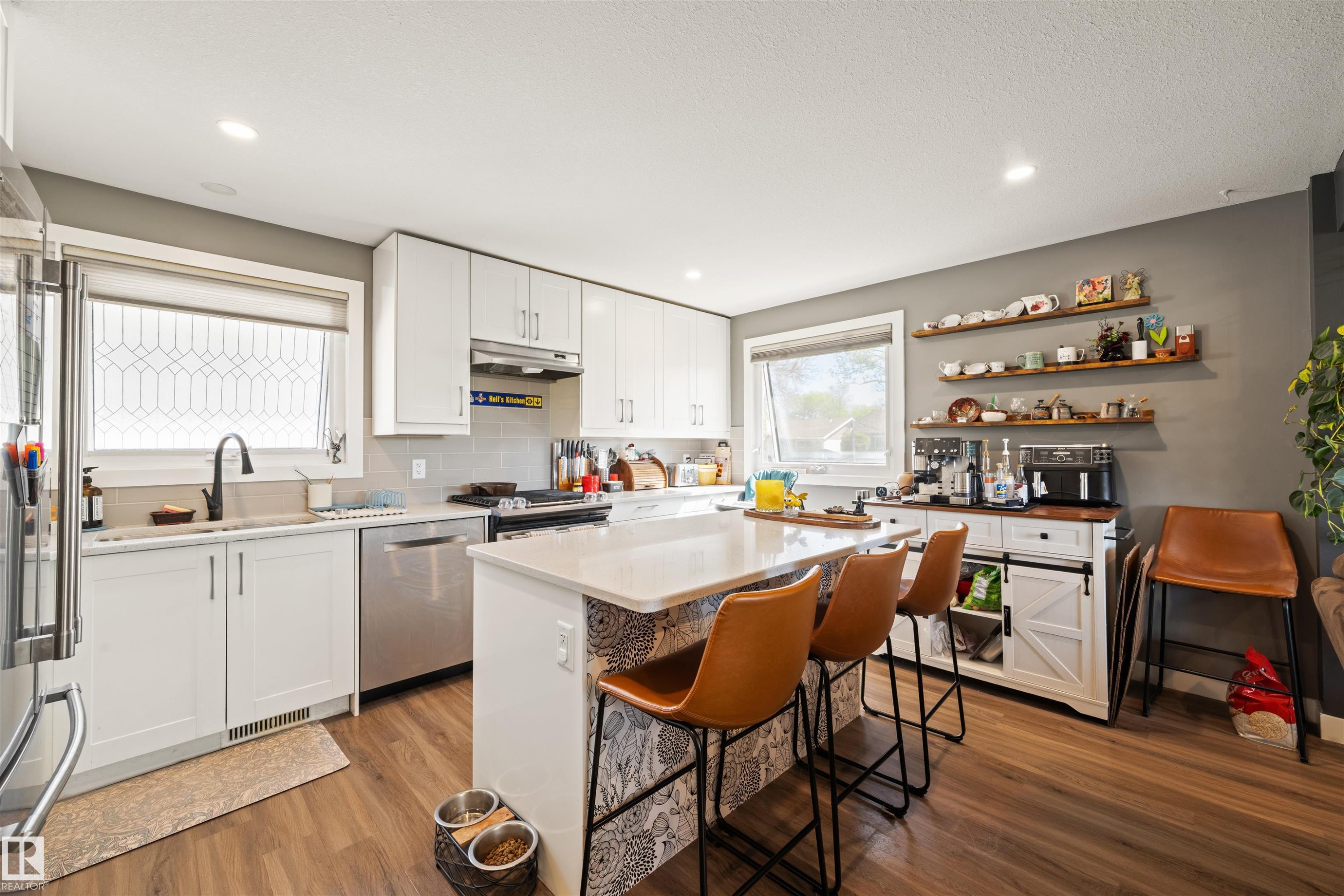 12002 39 Street, Edmonton, AB