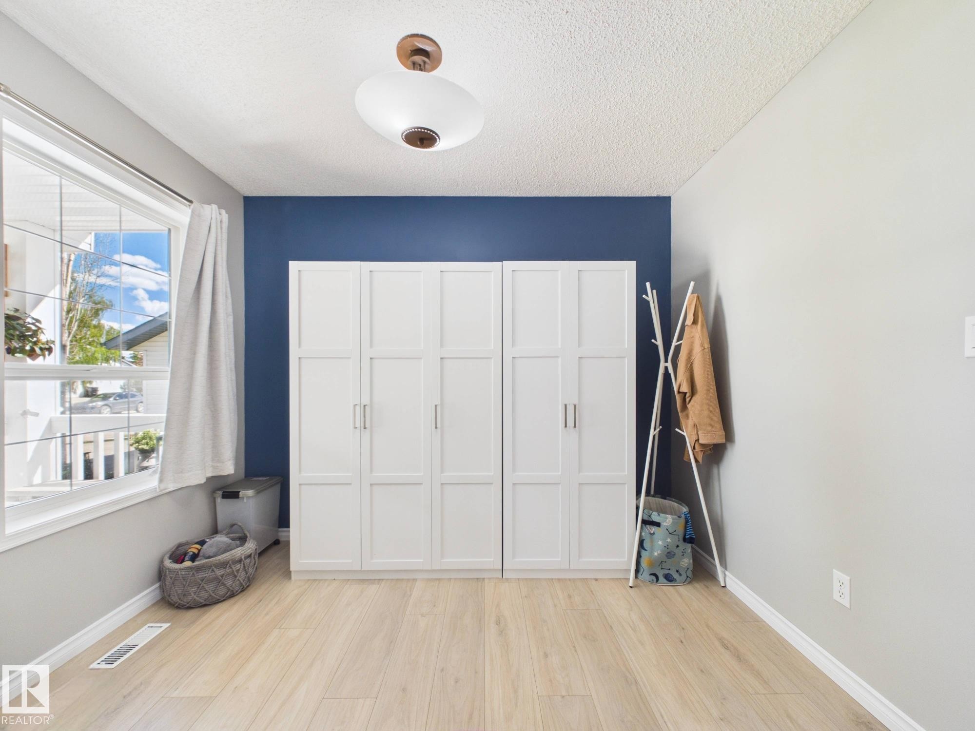 506 Bevington Close, Edmonton, AB
