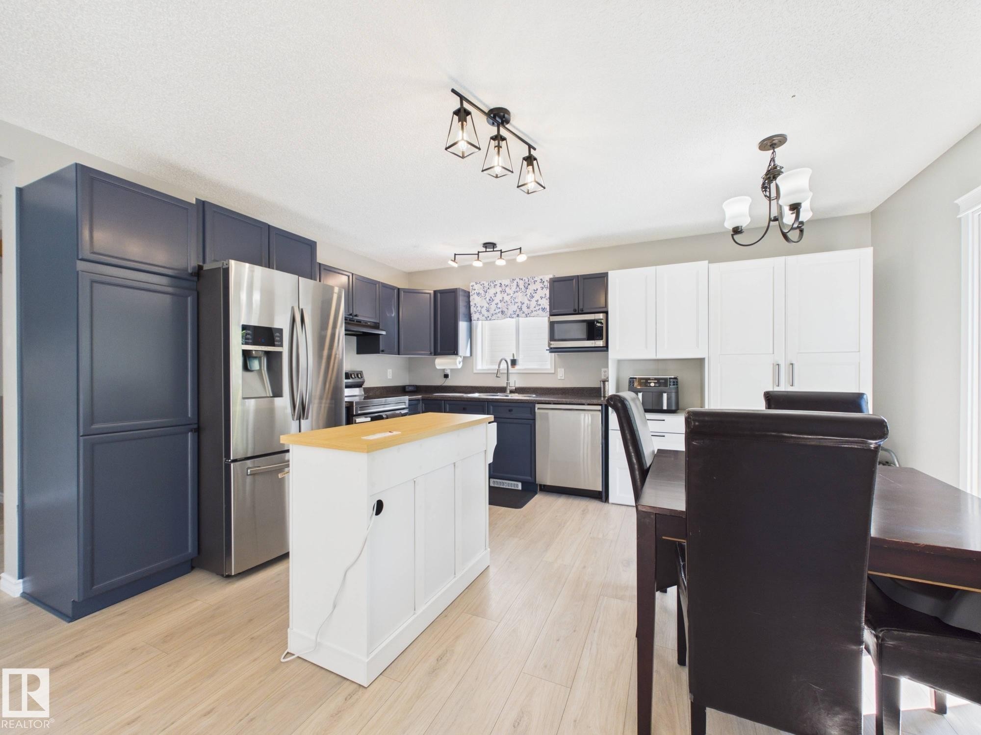 506 Bevington Close, Edmonton, AB