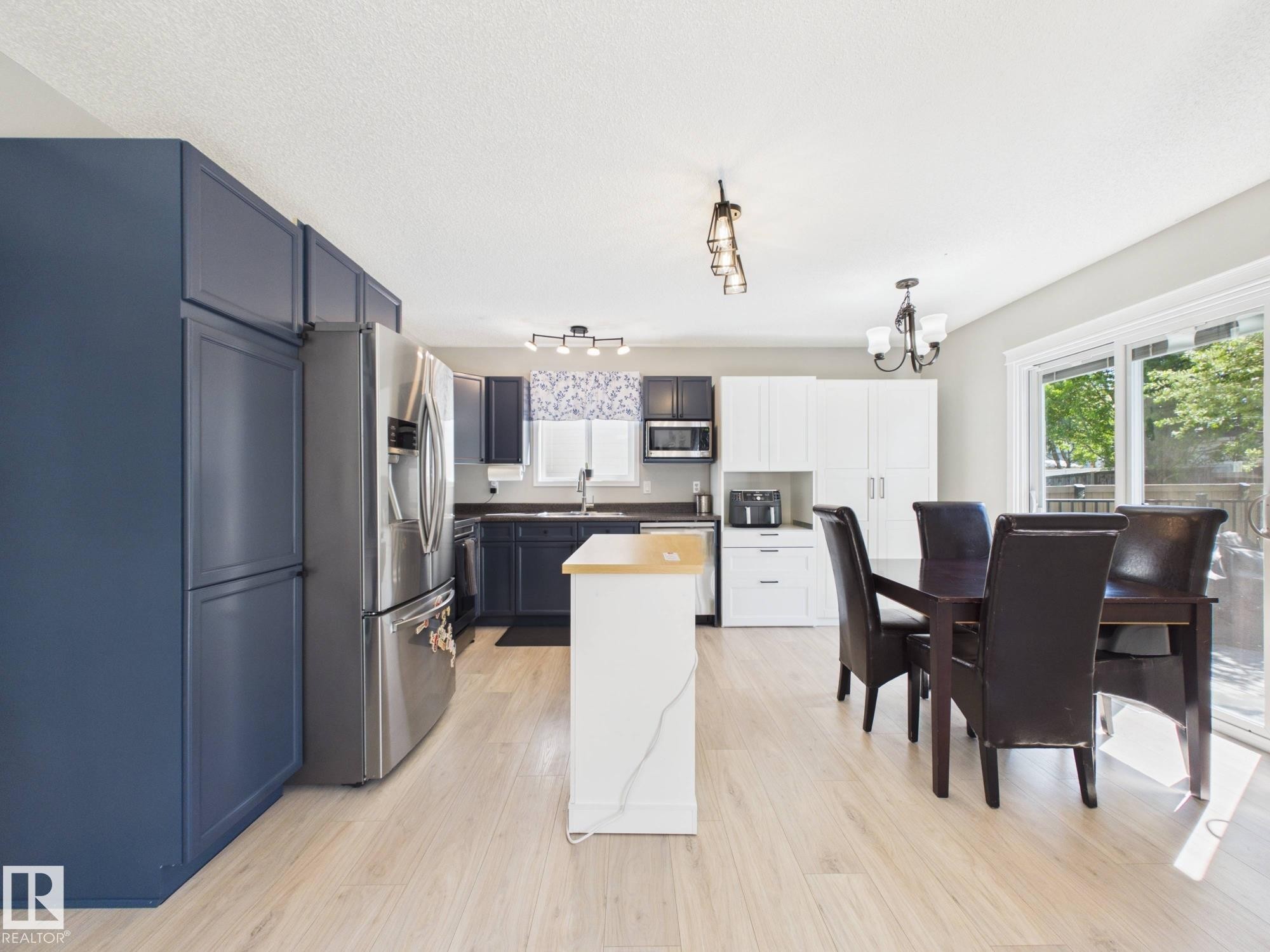 506 Bevington Close, Edmonton, AB