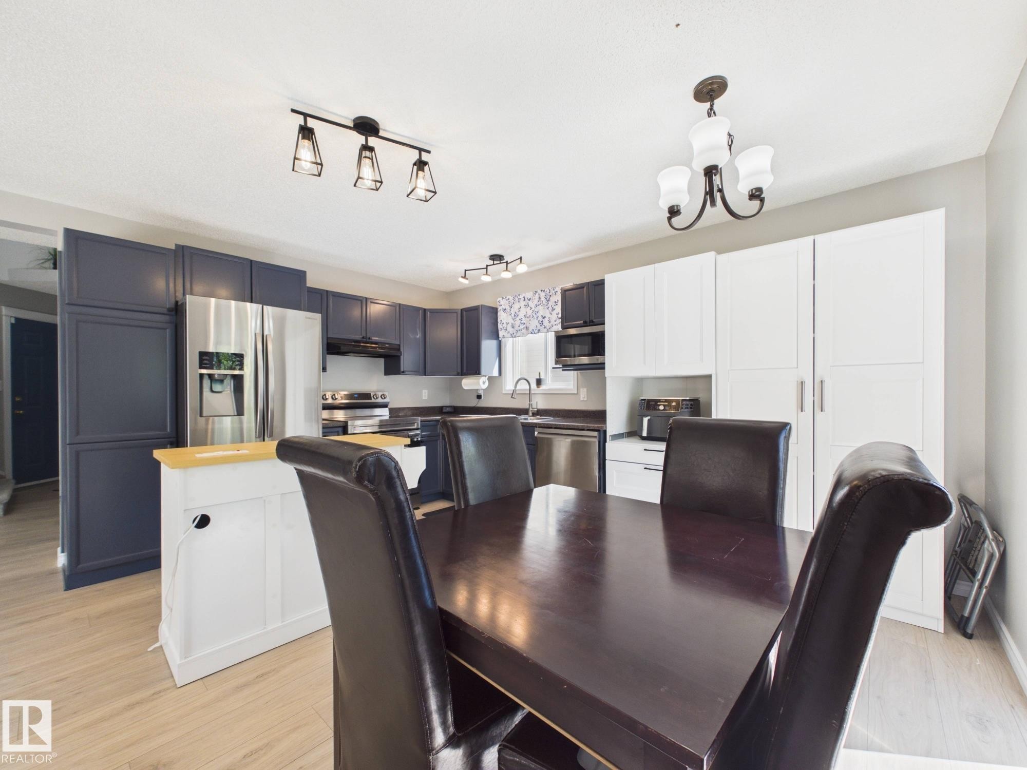 506 Bevington Close, Edmonton, AB