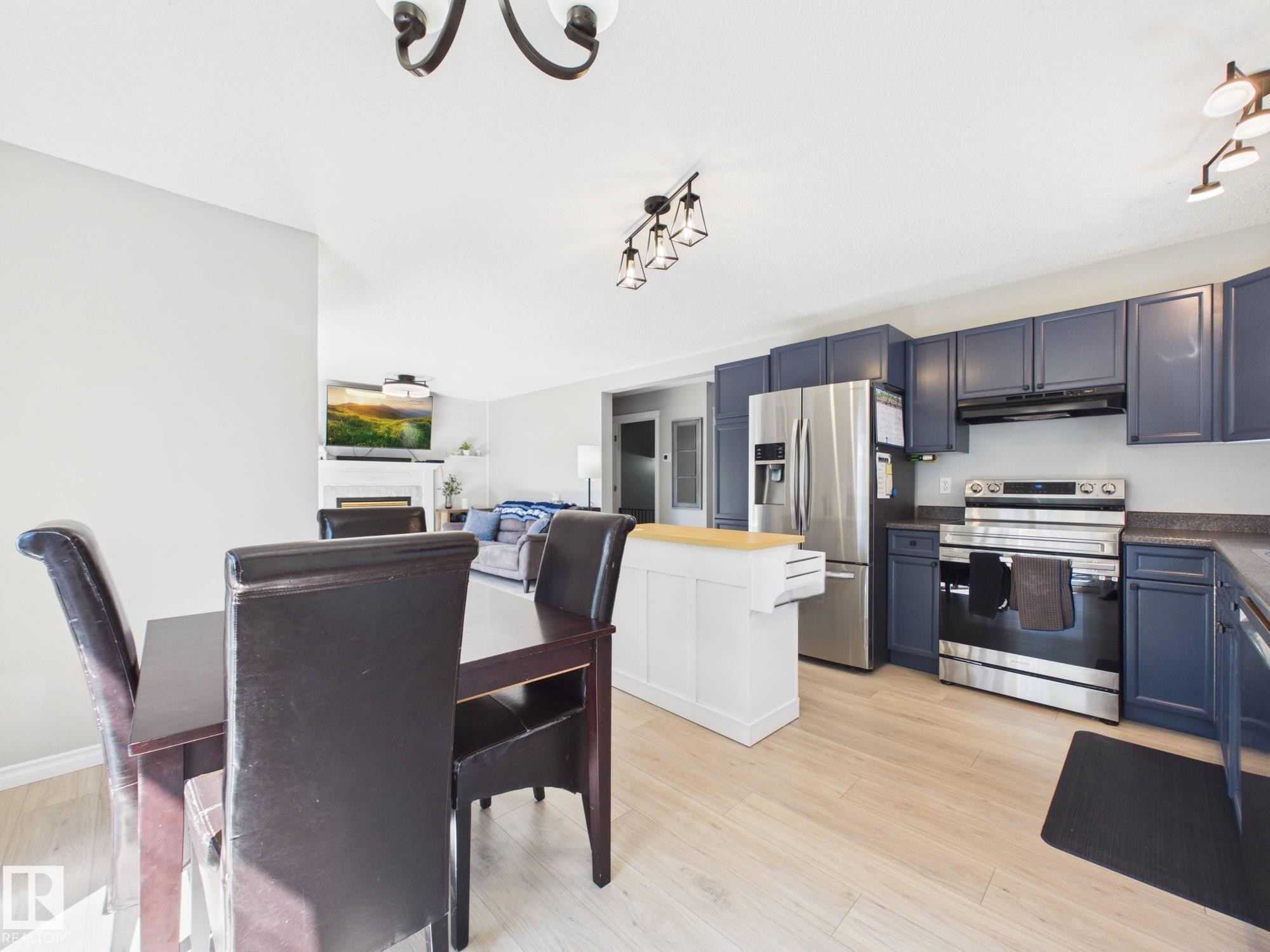 506 Bevington Close, Edmonton, AB