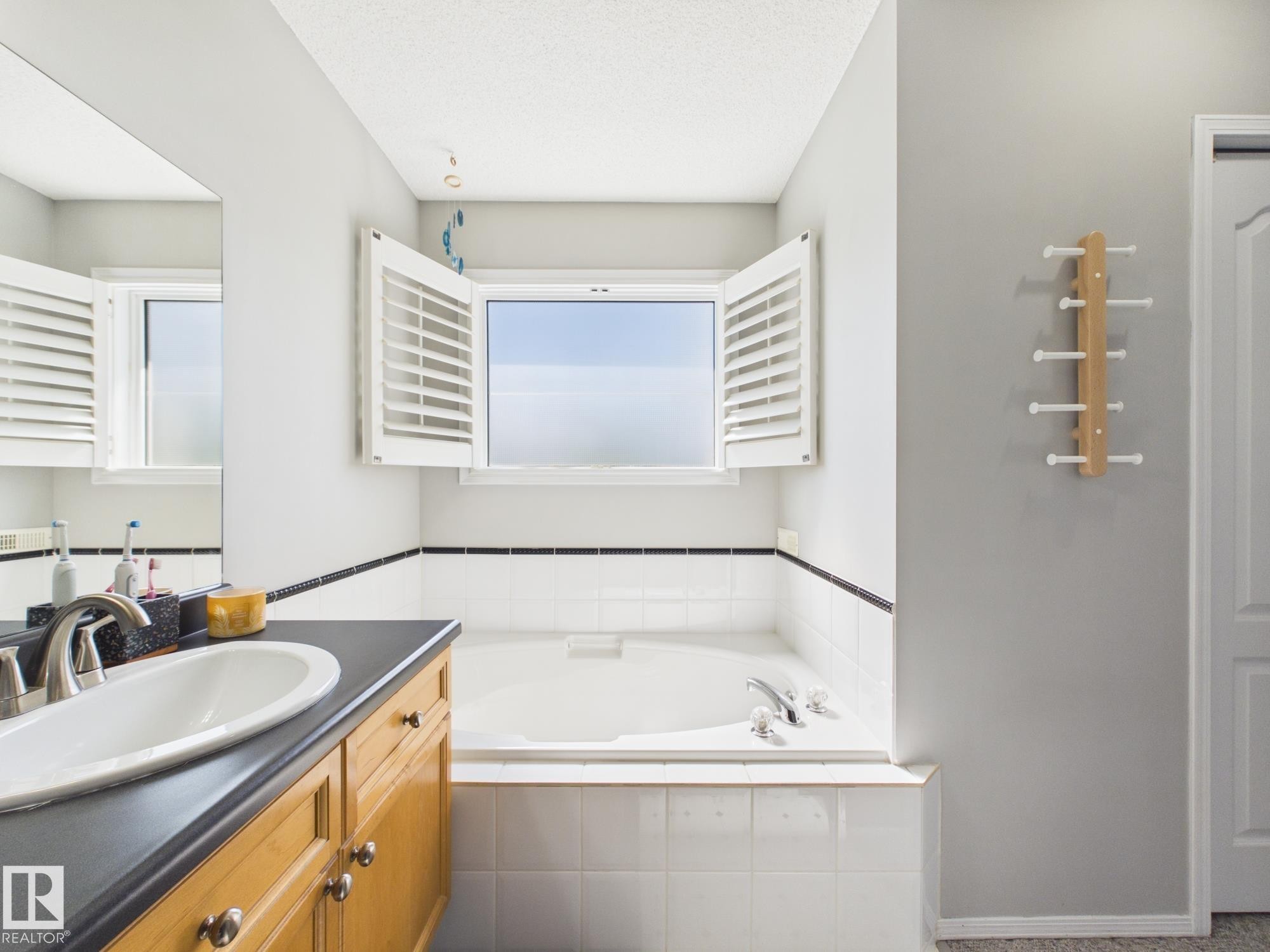 506 Bevington Close, Edmonton, AB