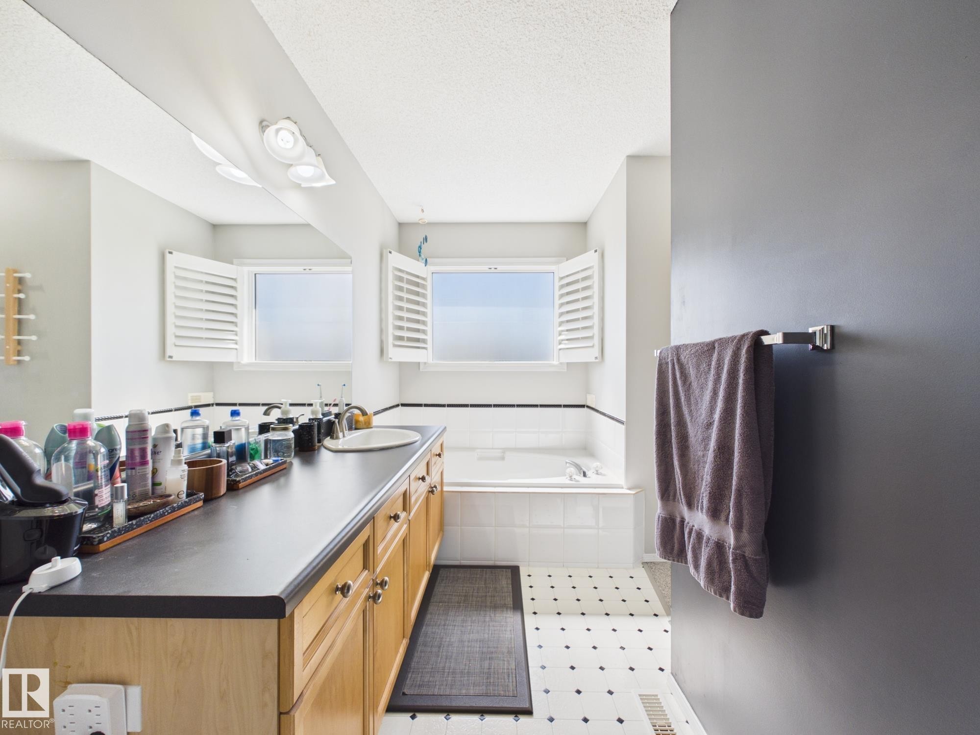 506 Bevington Close, Edmonton, AB