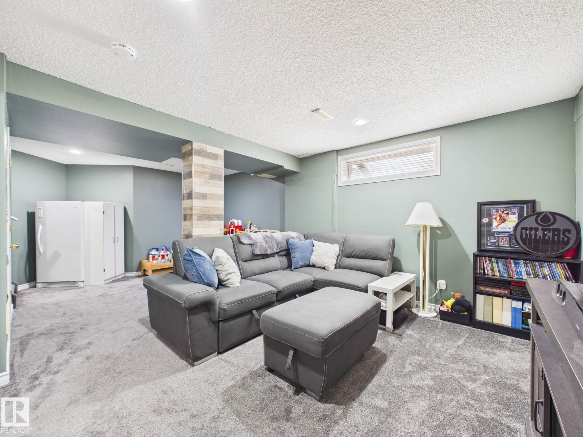506 Bevington Close, Edmonton, AB