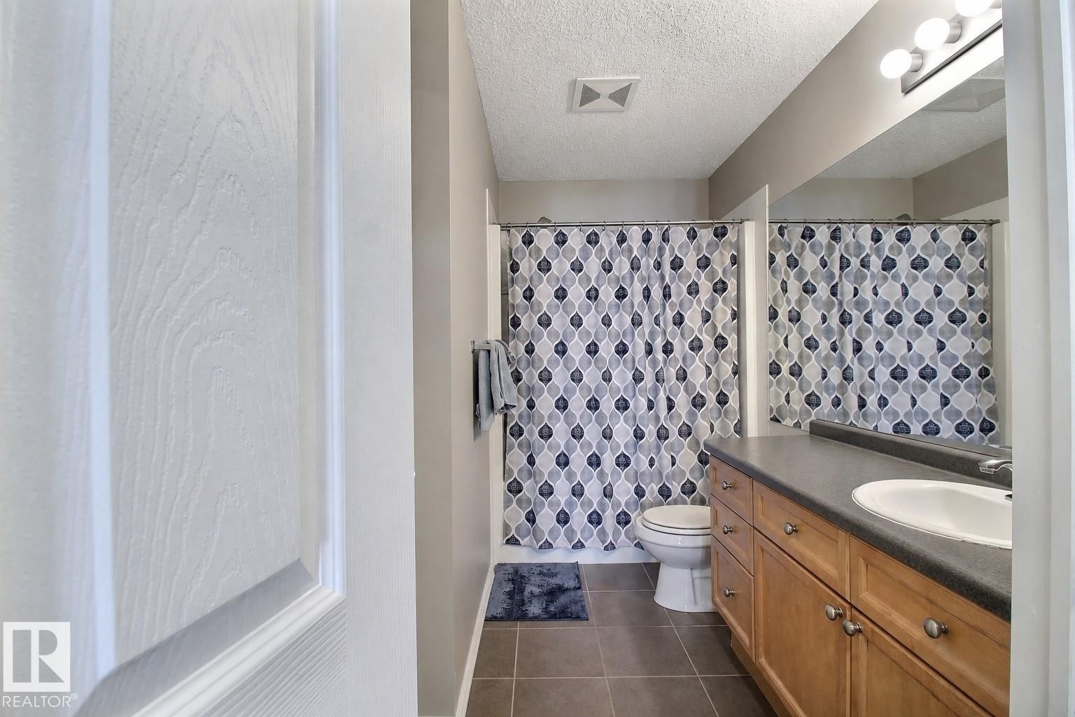 #417 4403 23 St Nw, Edmonton, AB - Indoor Photo Showing Bathroom