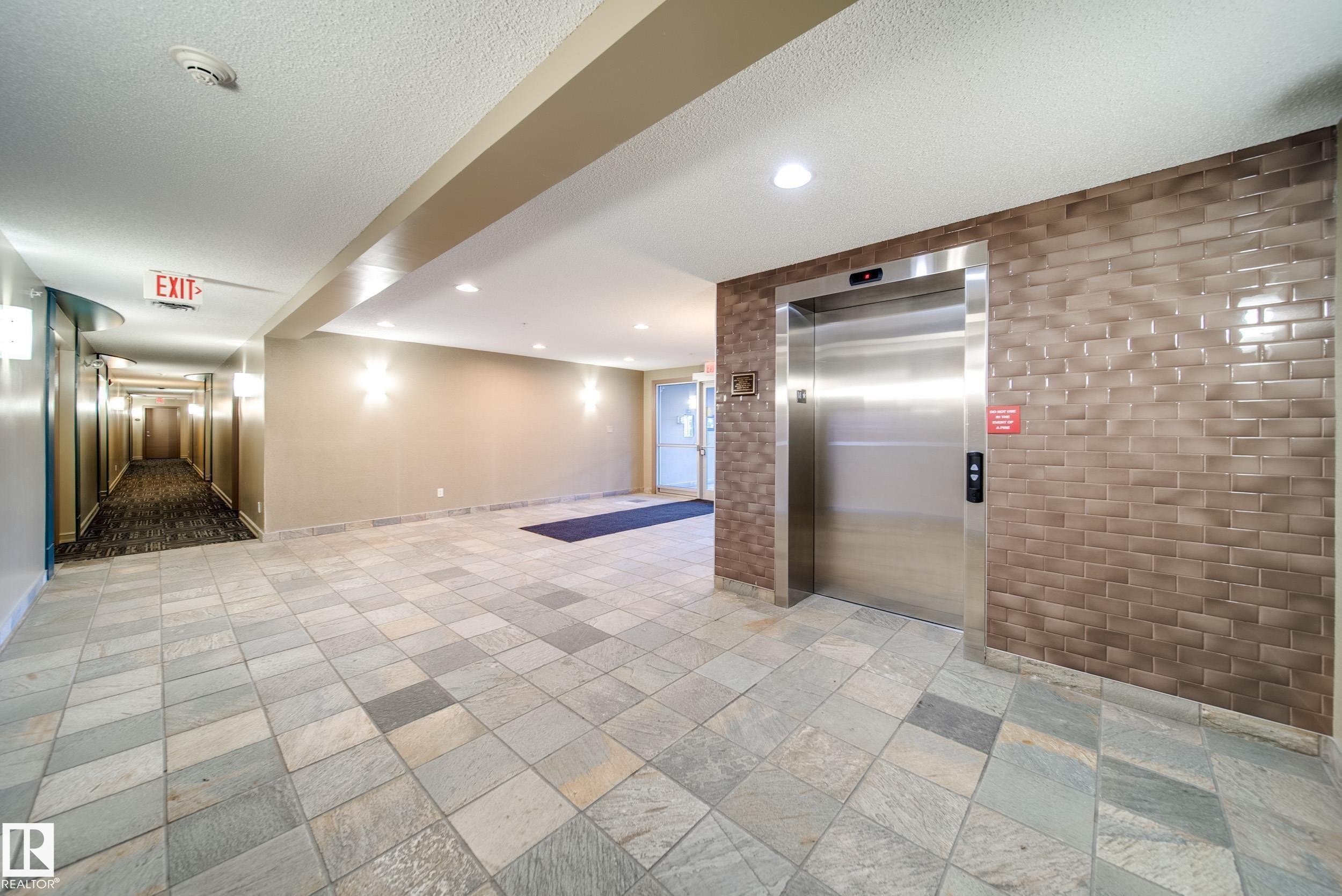 #417 4403 23 St Nw, Edmonton, AB - Indoor Photo Showing Other Room