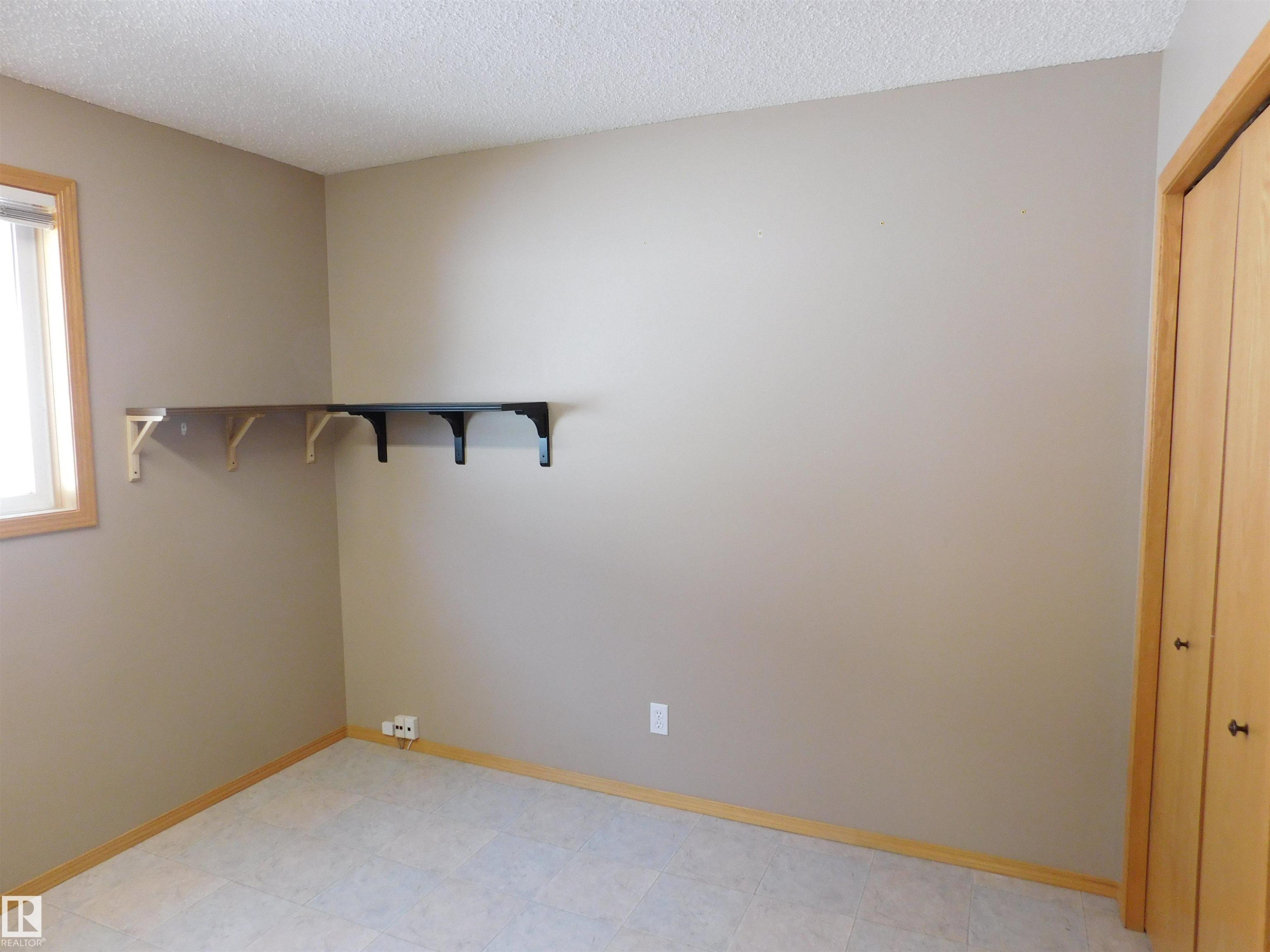 2255 Brennan Court Nw, Edmonton, AB