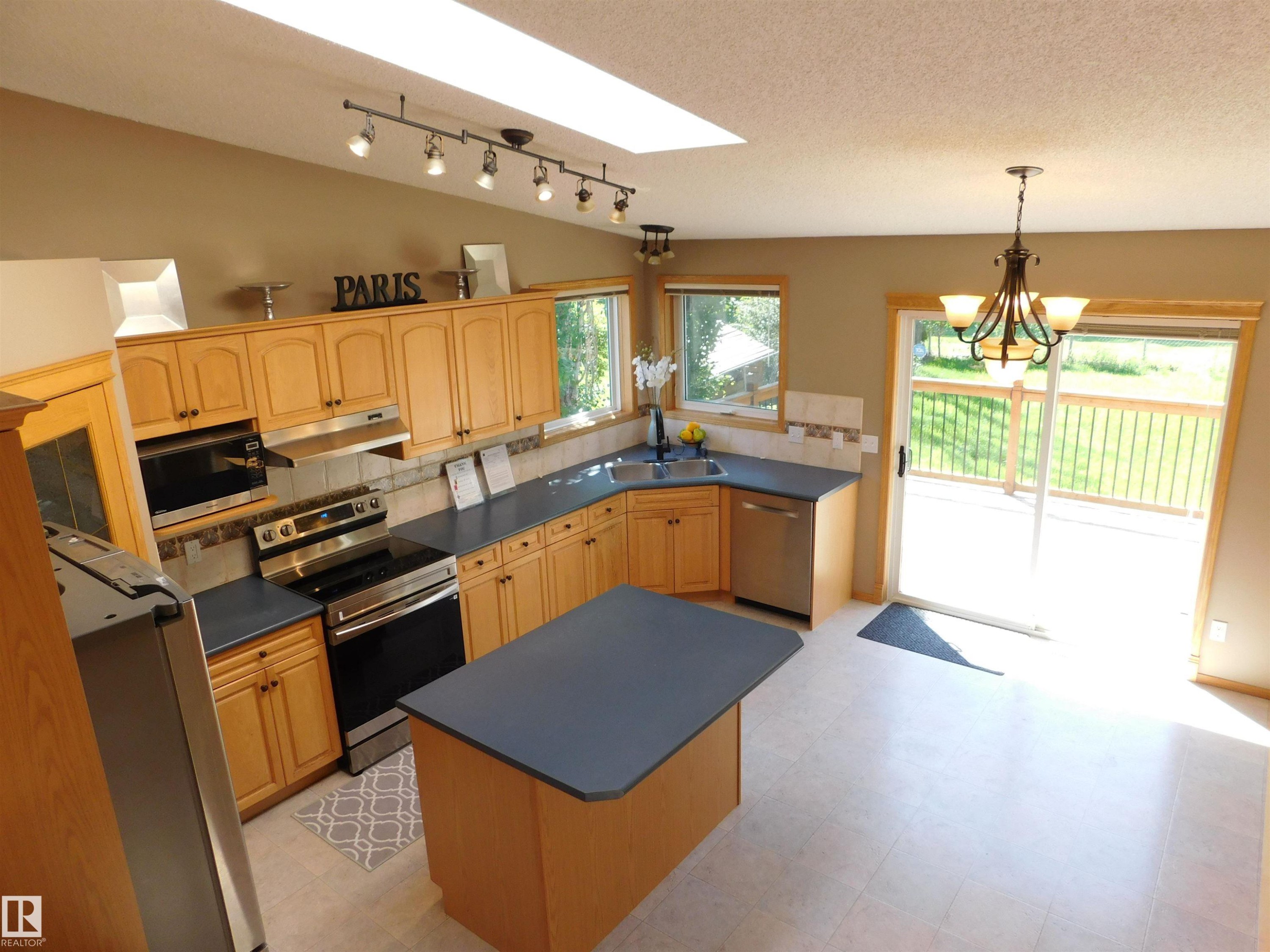 2255 Brennan Court Nw, Edmonton, AB