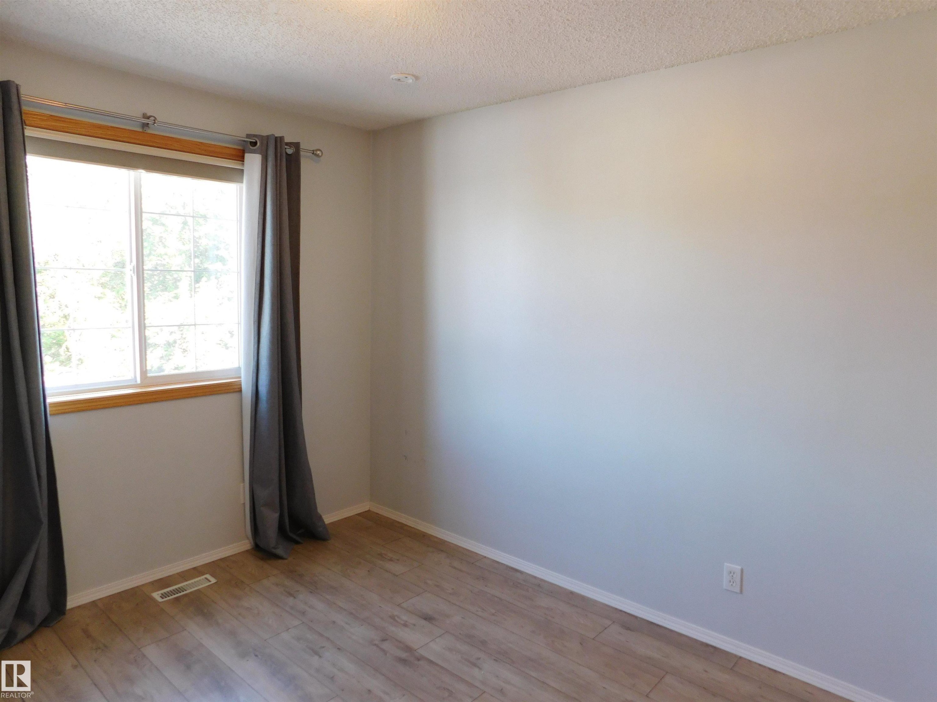 2255 Brennan Court Nw, Edmonton, AB