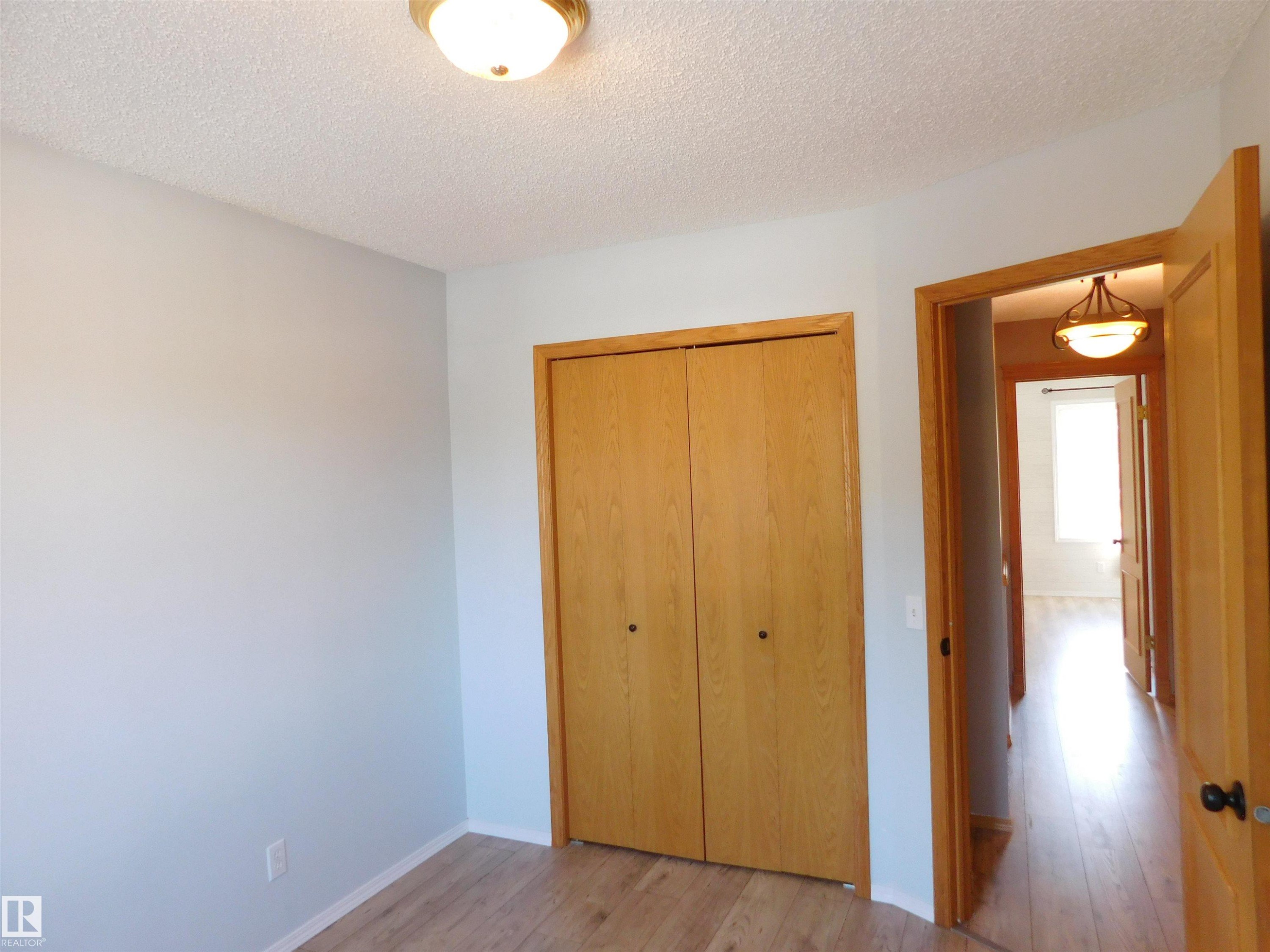 2255 Brennan Court Nw, Edmonton, AB