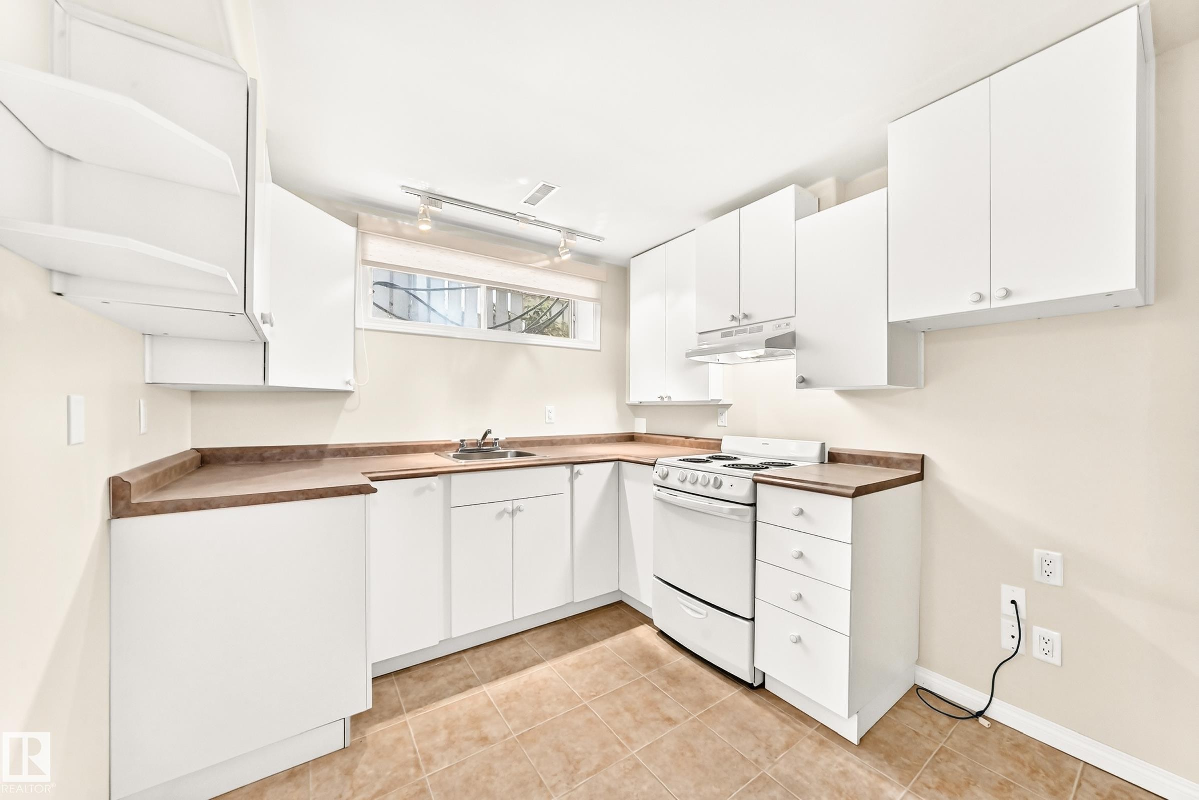9130 77 Avenue, Edmonton, AB