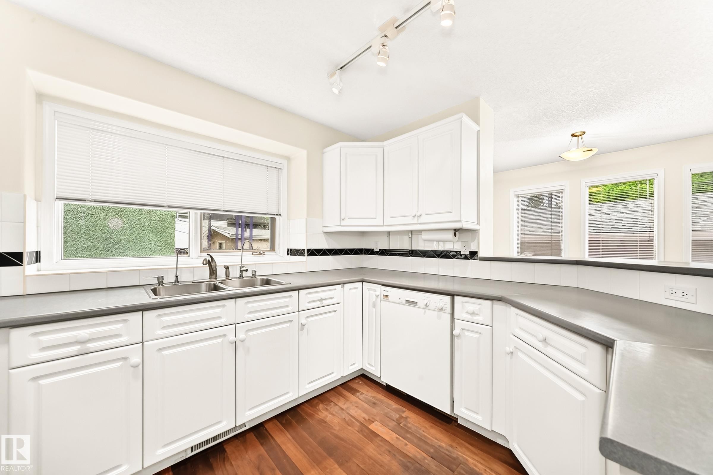 9130 77 Avenue, Edmonton, AB