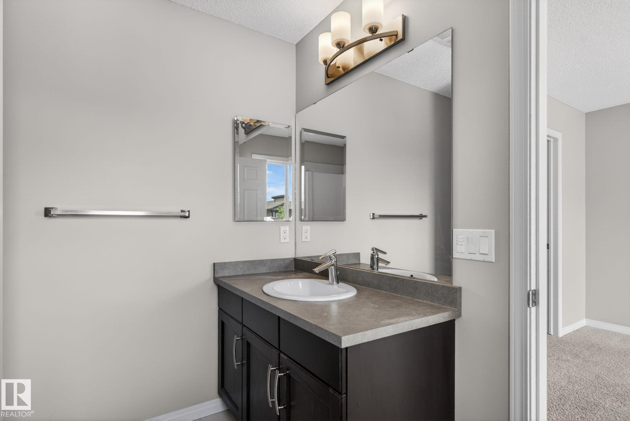 4330 Prowse Link Link Sw, Edmonton, AB - Indoor Photo Showing Bathroom